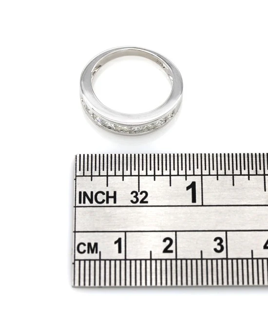 0.87ctw Princess Cut Diamond Ring/ Band in 14K White Gold SZ 5.75 - Image 3