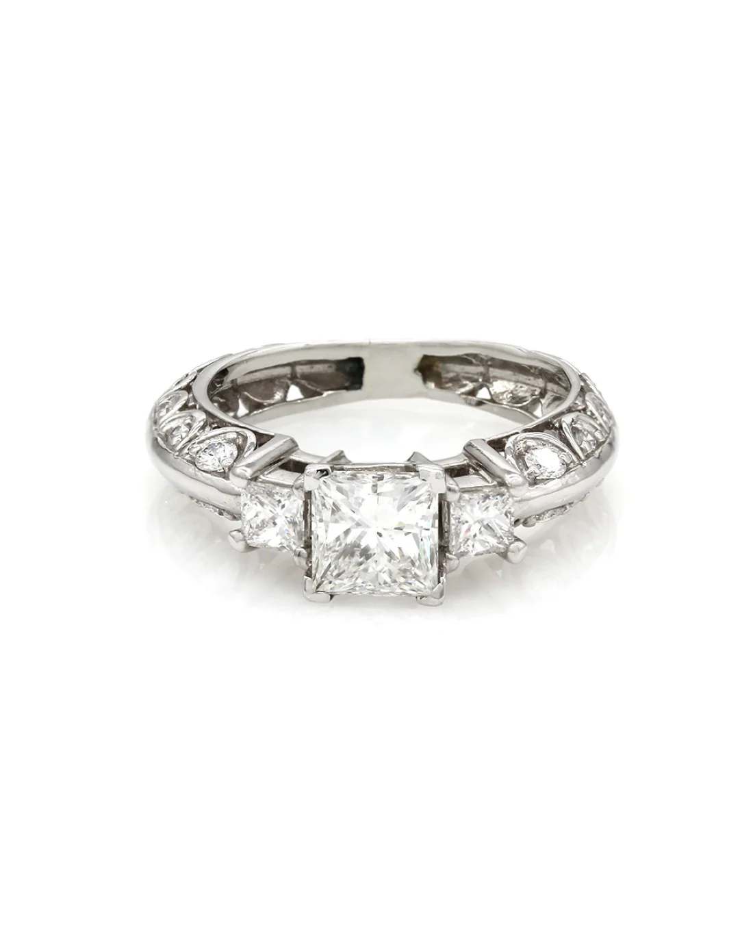 1.00ct VS2, H GIA Certified Princess Cut Diamond Engagement Ring in Platinum - Image 2