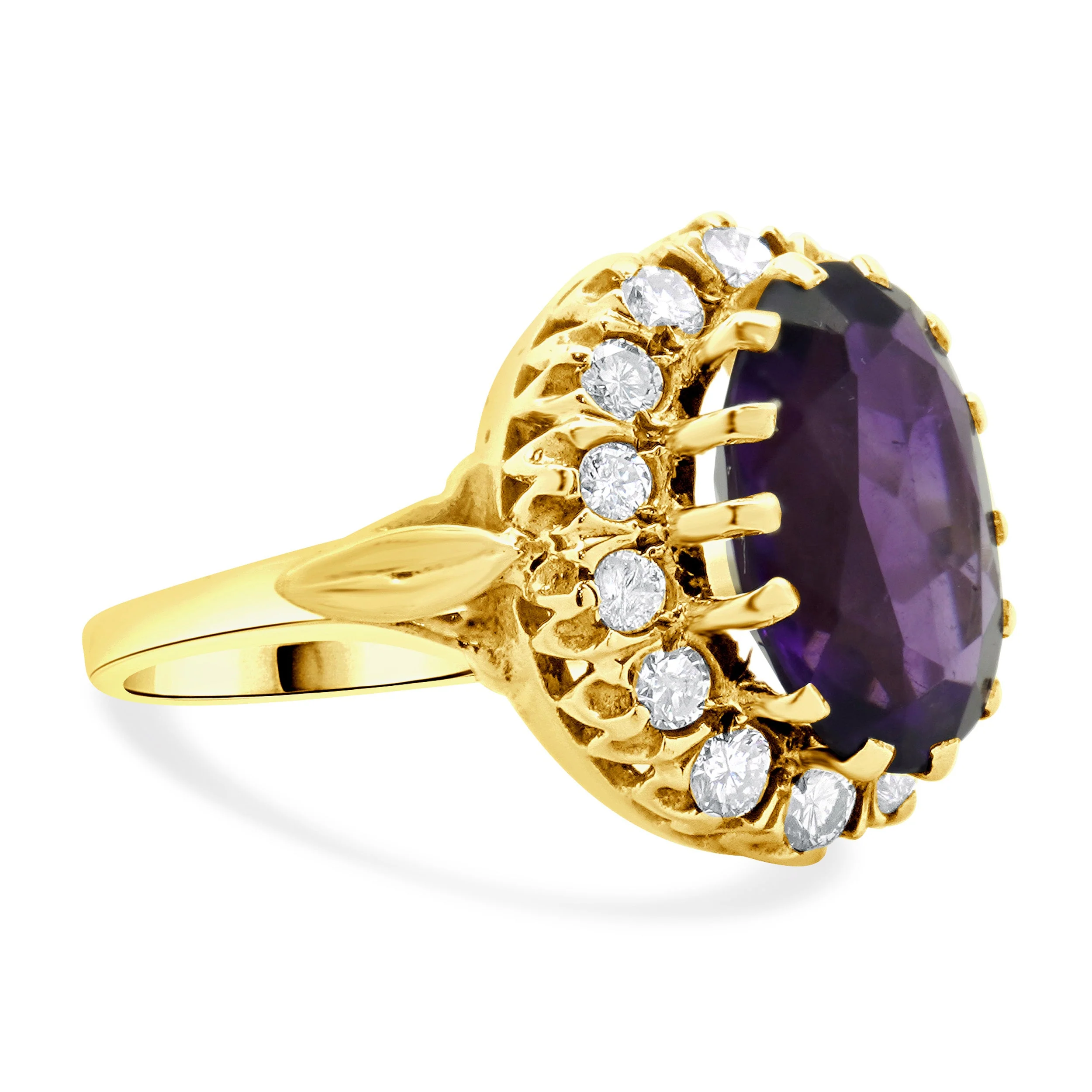 10 Karat Yellow Gold Oval Amethyst and Diamond Cocktail Ring - Image 4