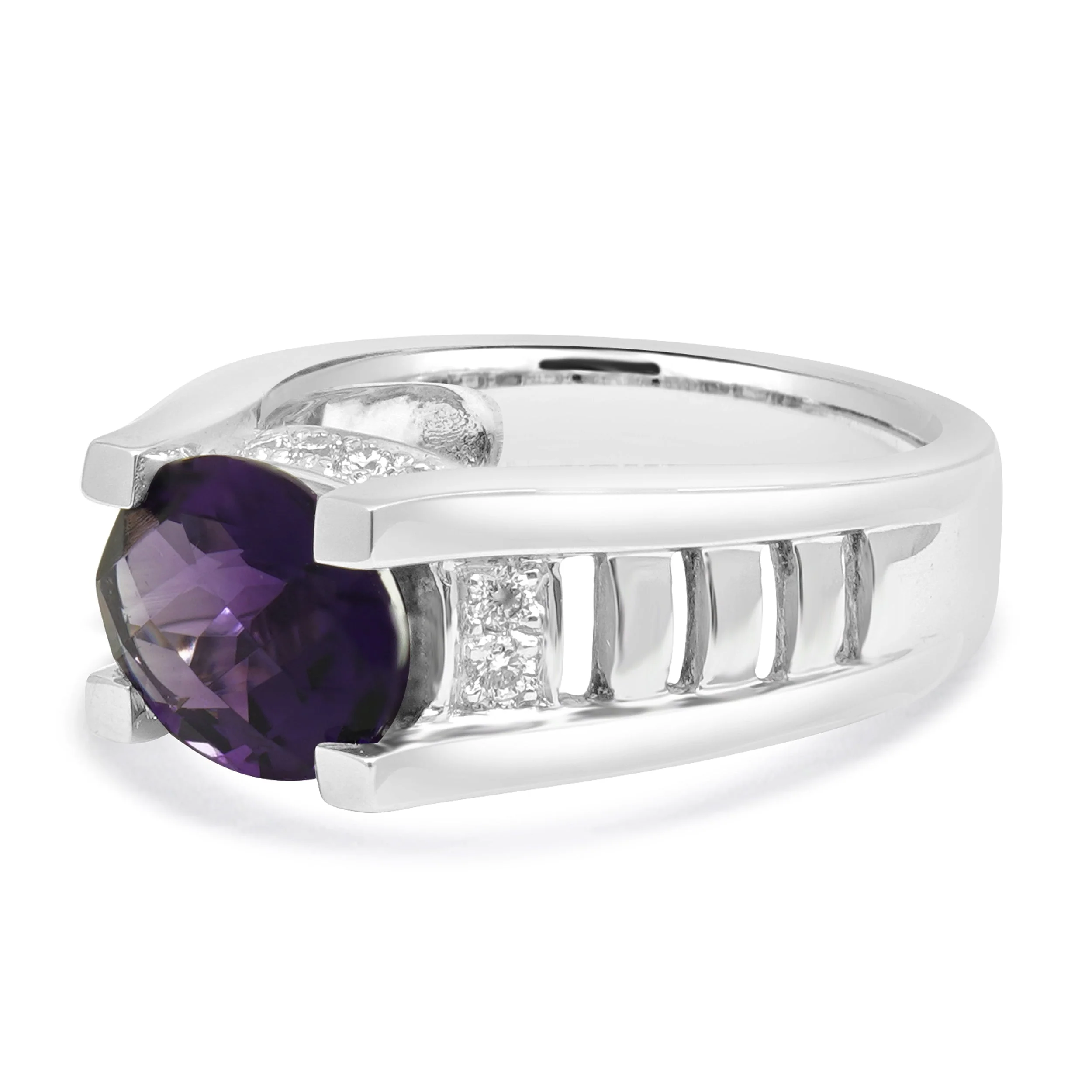 14 Karat White Gold Amethyst and Diamond Ring - Image 2