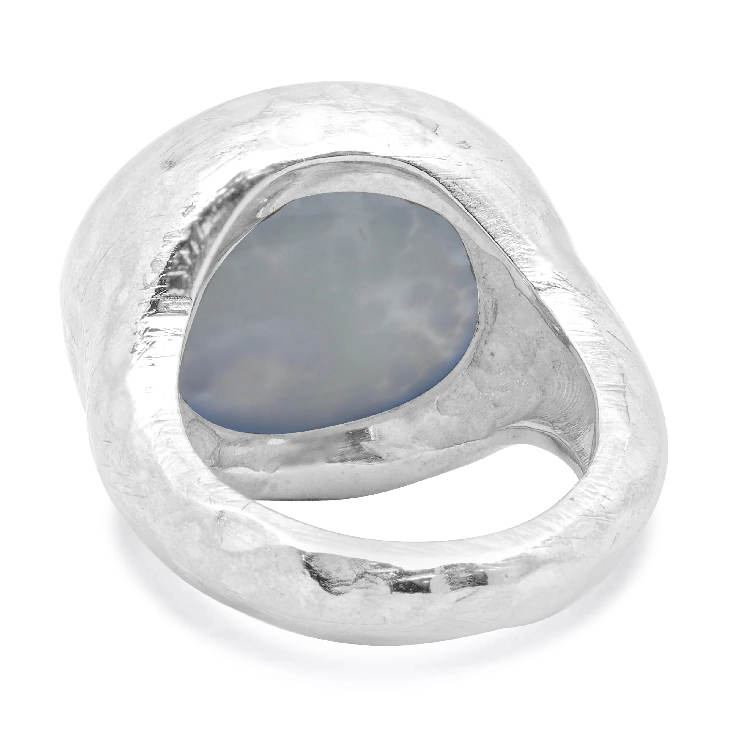 14 Karat White Gold Chalcedony Hammered Ring - Image 3