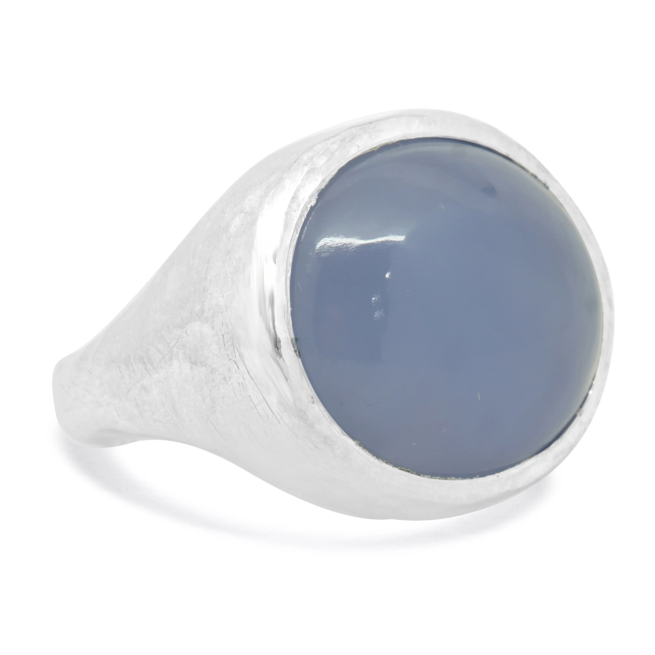 14 Karat White Gold Chalcedony Hammered Ring - Image 4