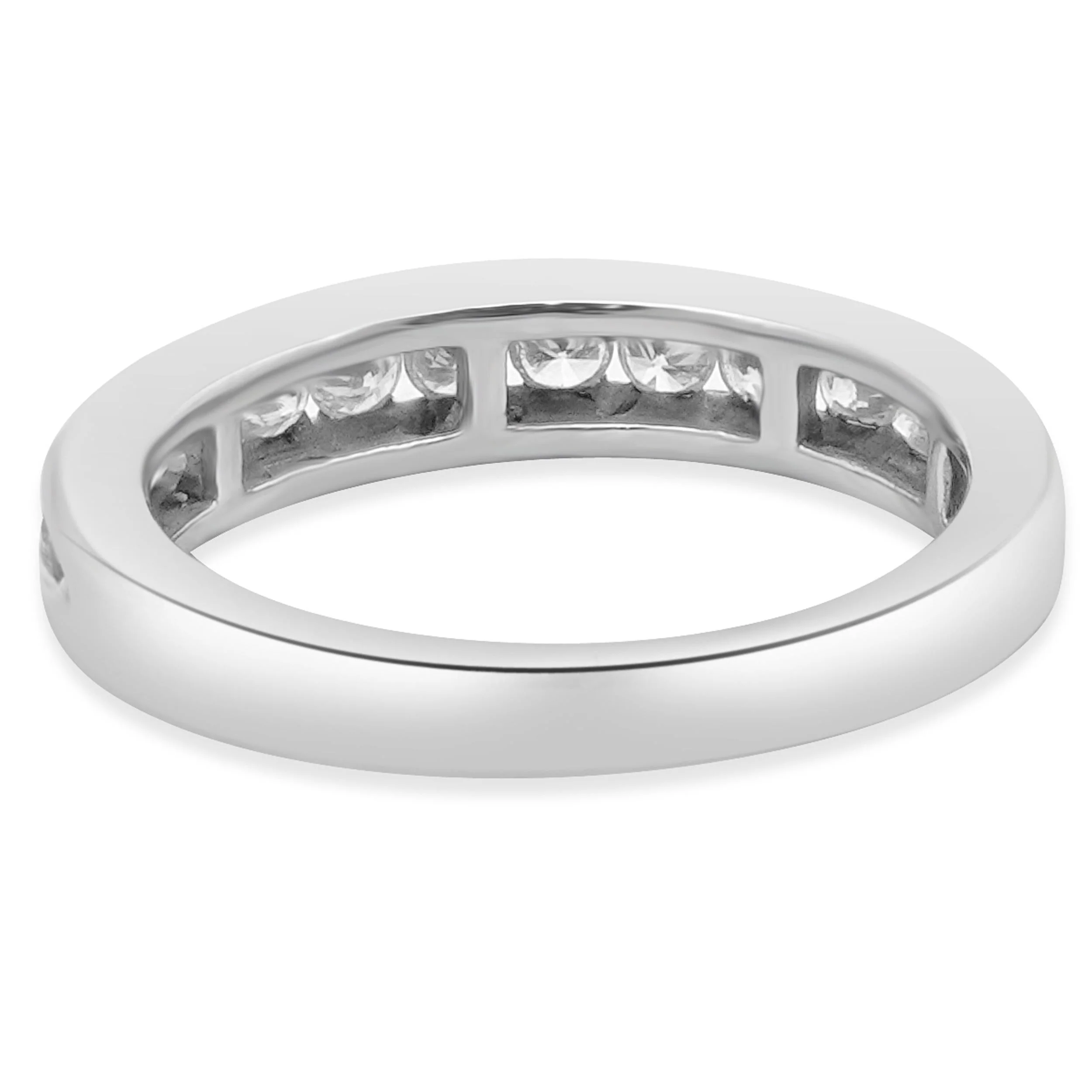 14 Karat White Gold Diamond Band - Image 3