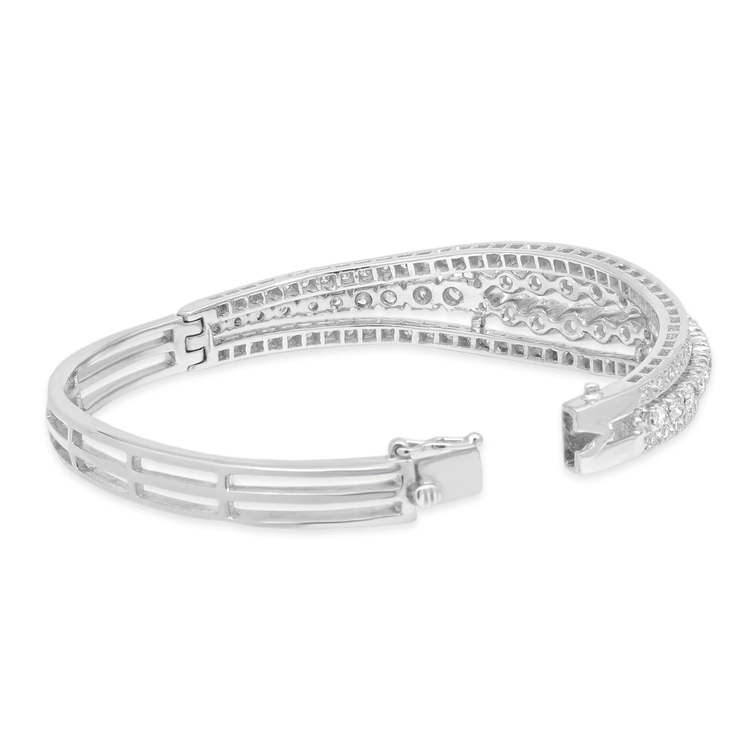 14 Karat White Gold Diamond Bangle Bracelet - Image 4