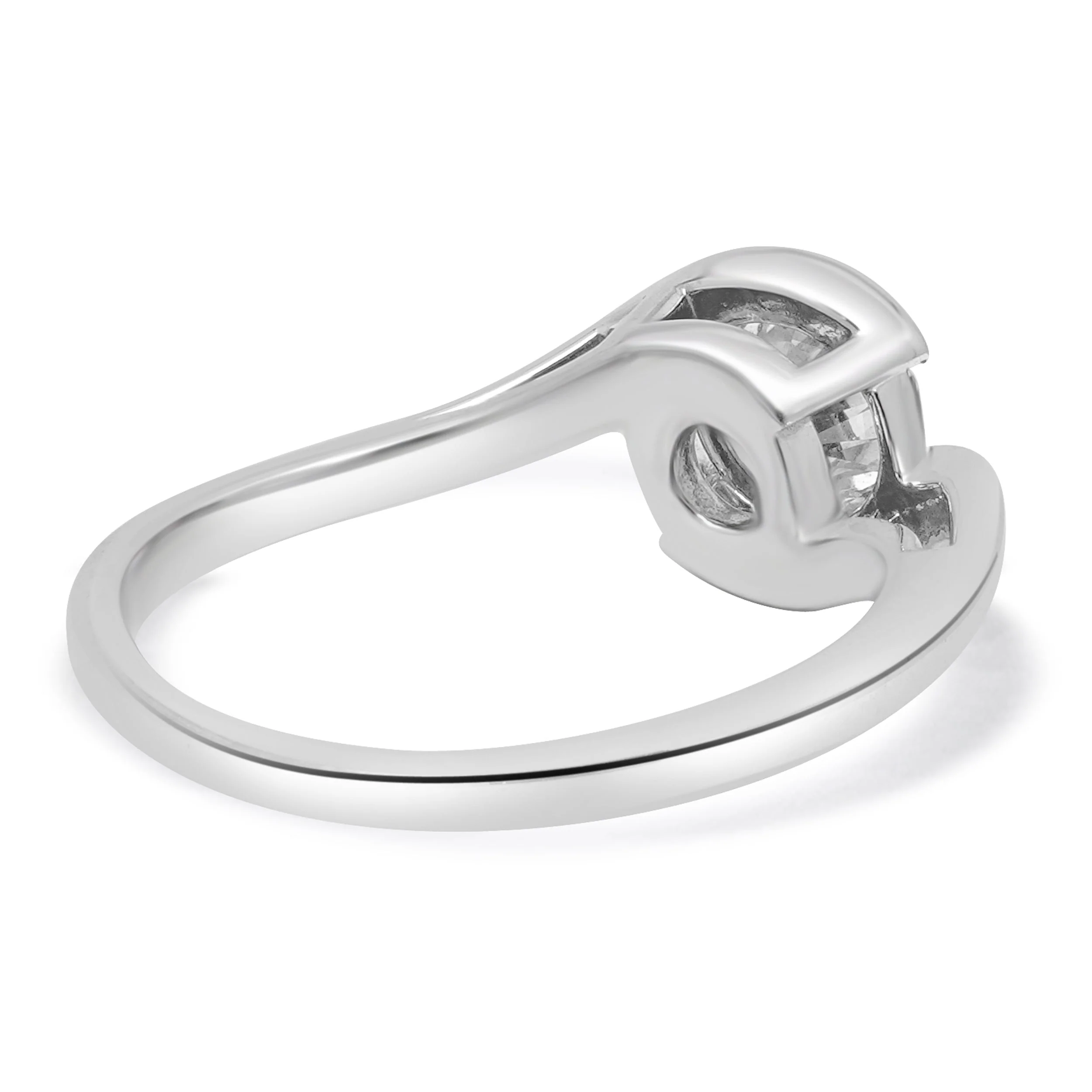 14 Karat White Gold Diamond Solitaire Ring - Image 4