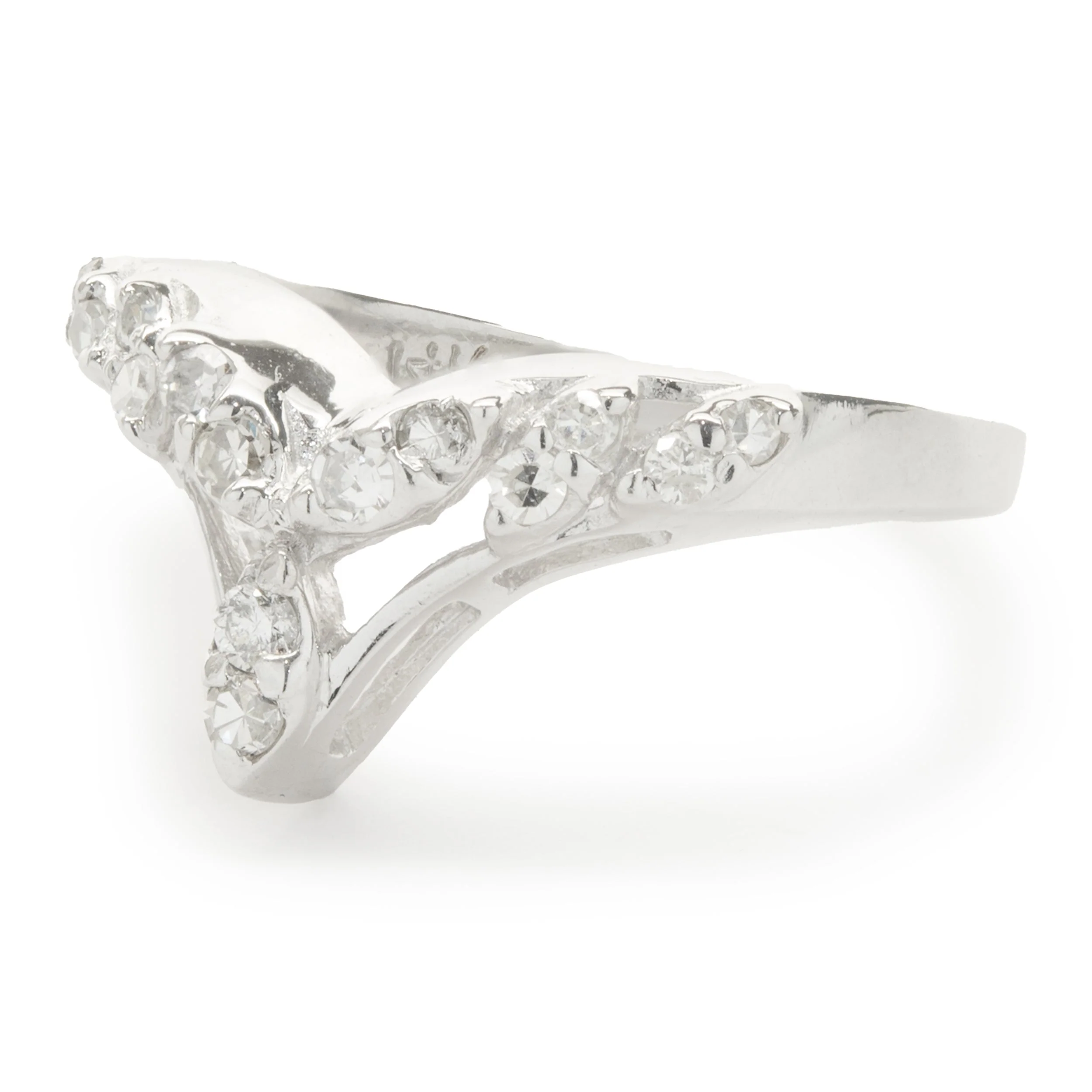 14 Karat White Gold Diamond V Band - Image 4