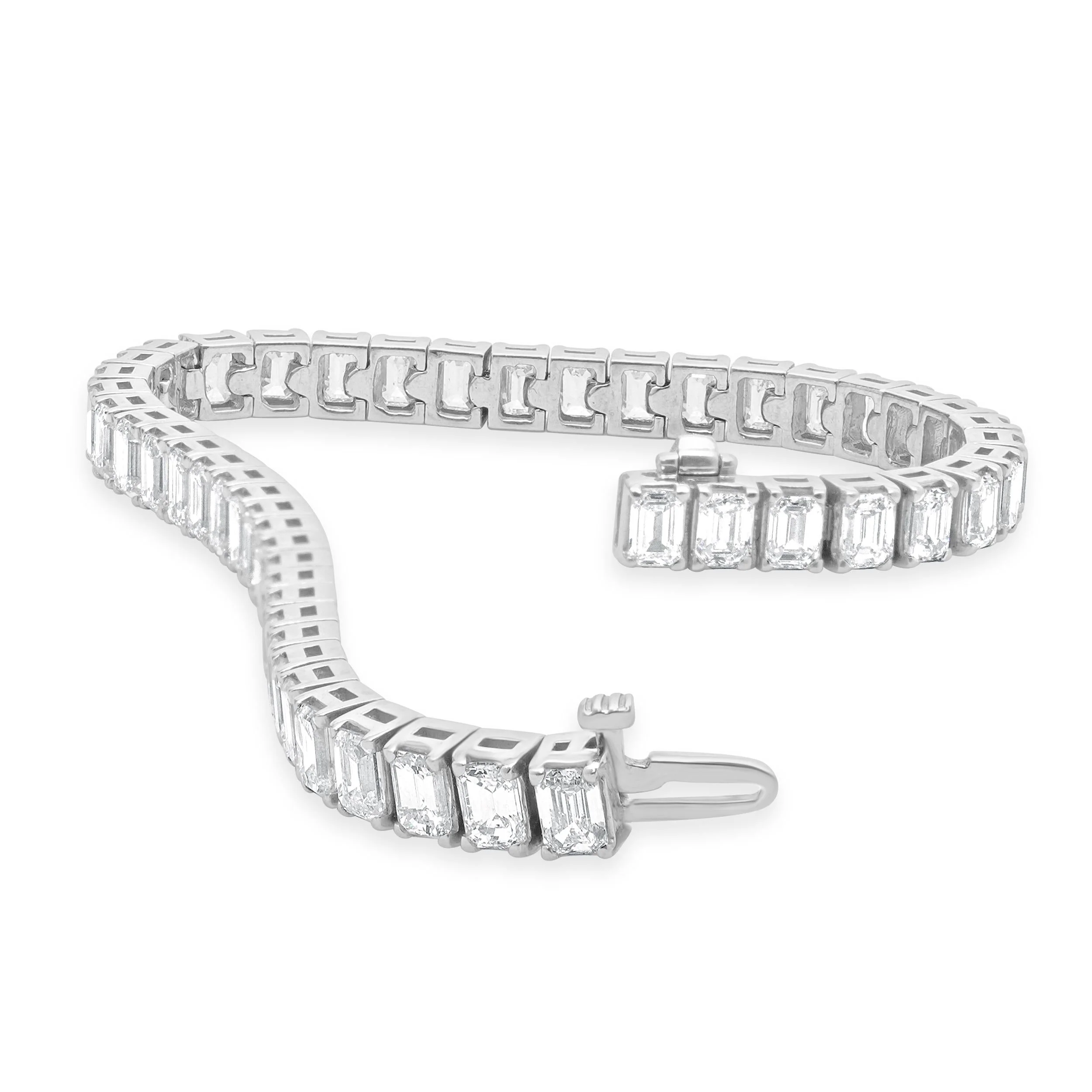14 Karat White Gold Emerald Cut Diamond Tennis Bracelet - Image 3