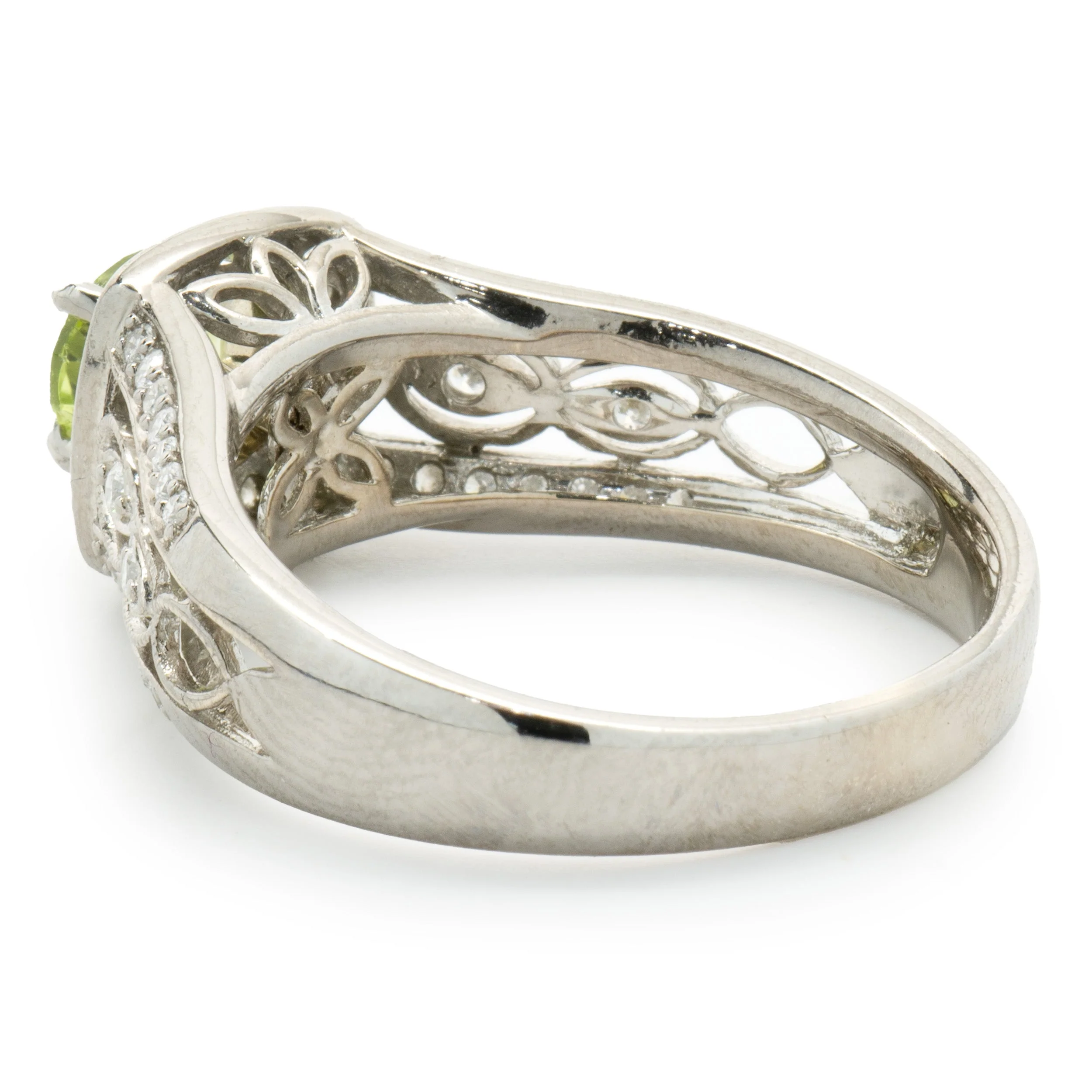14 Karat White Gold Peridot and Diamond Ring - Image 3