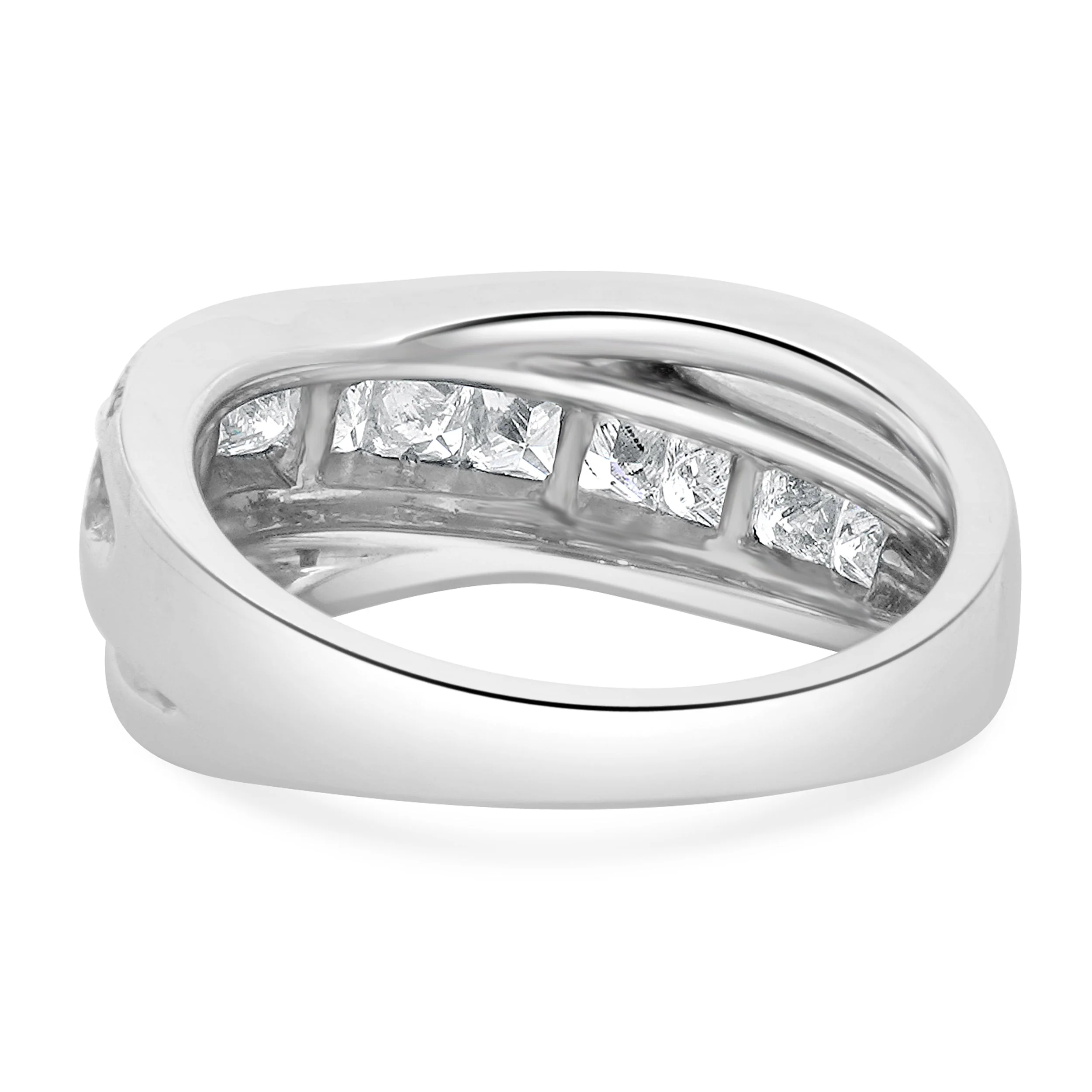 14 Karat White Gold Round and Princess Cut Diamond Crossover Ring - Image 4