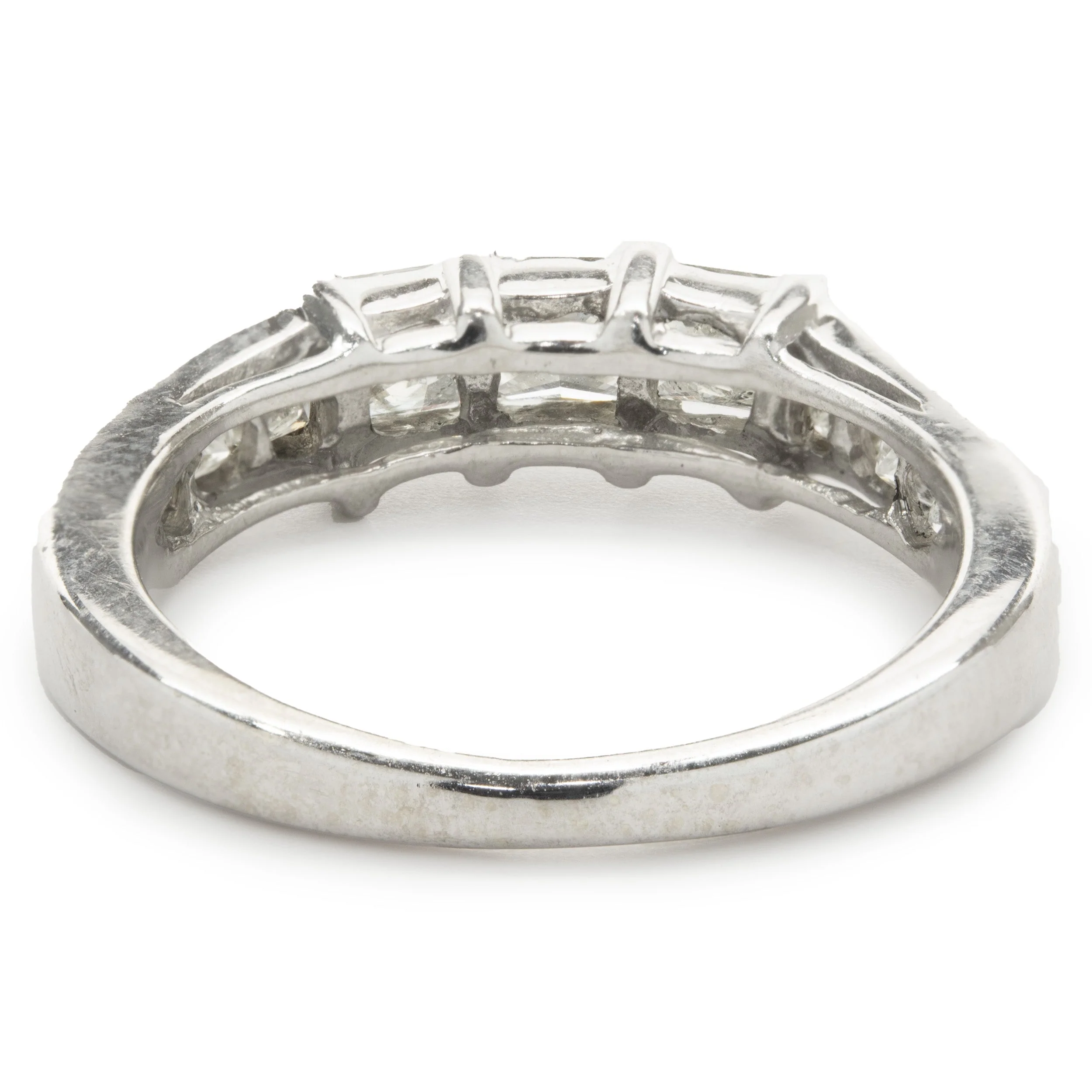 14 Karat White Gold Three Princess Cut Diamond Ring - Image 3