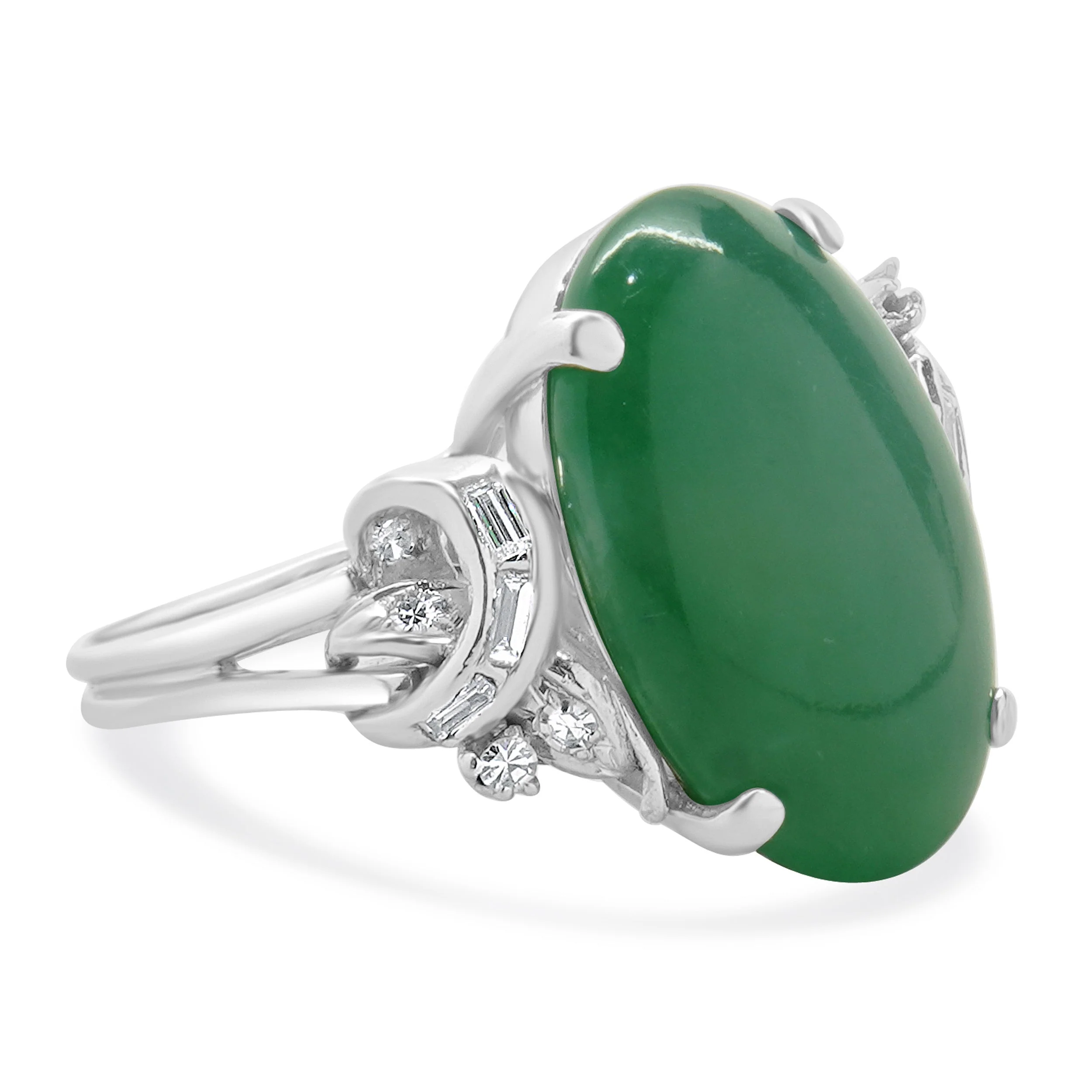 14 Karat White Gold Vintage Jade and Diamond Ring - Image 4