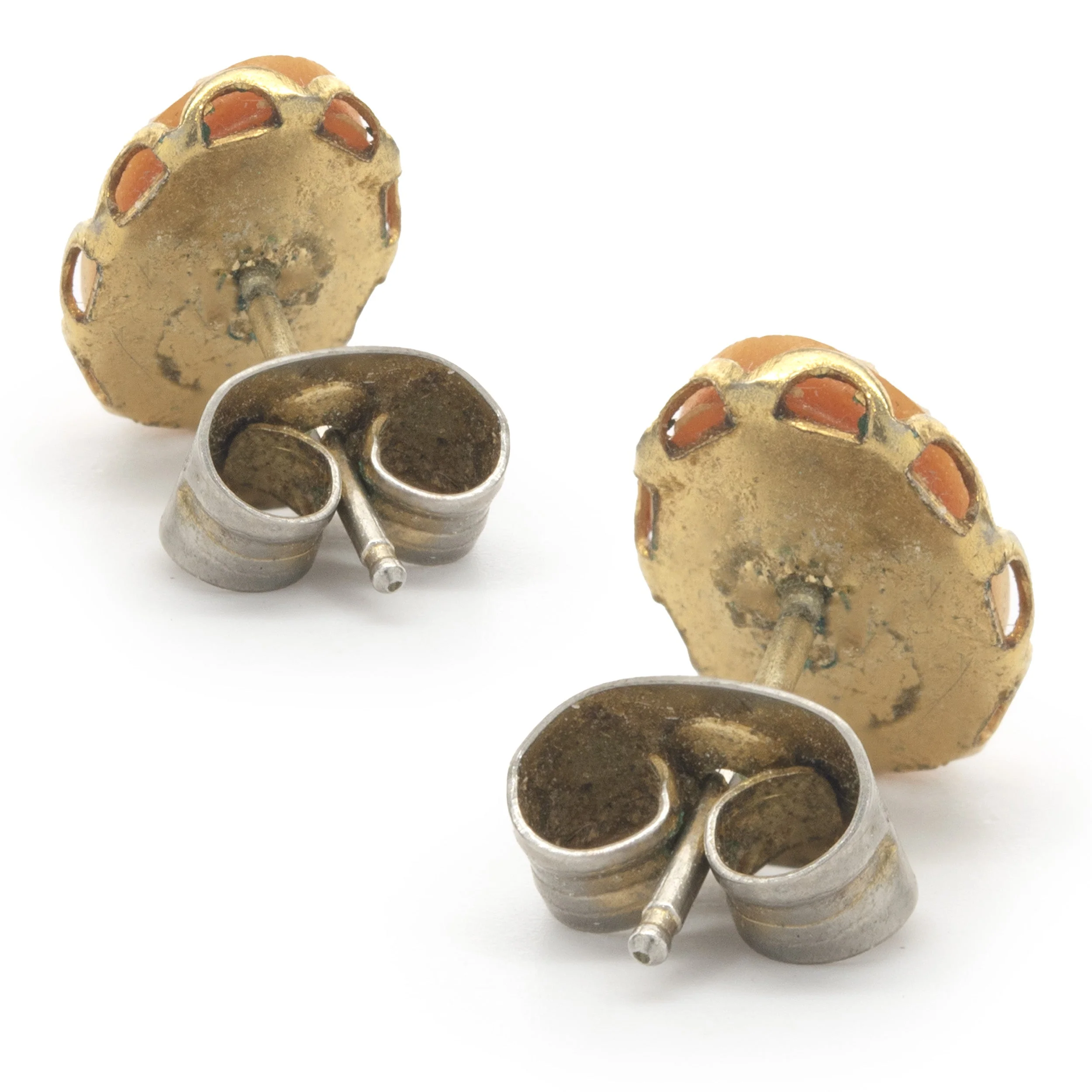 14 Karat Yellow Gold Cameo Stud Earrings - Image 4
