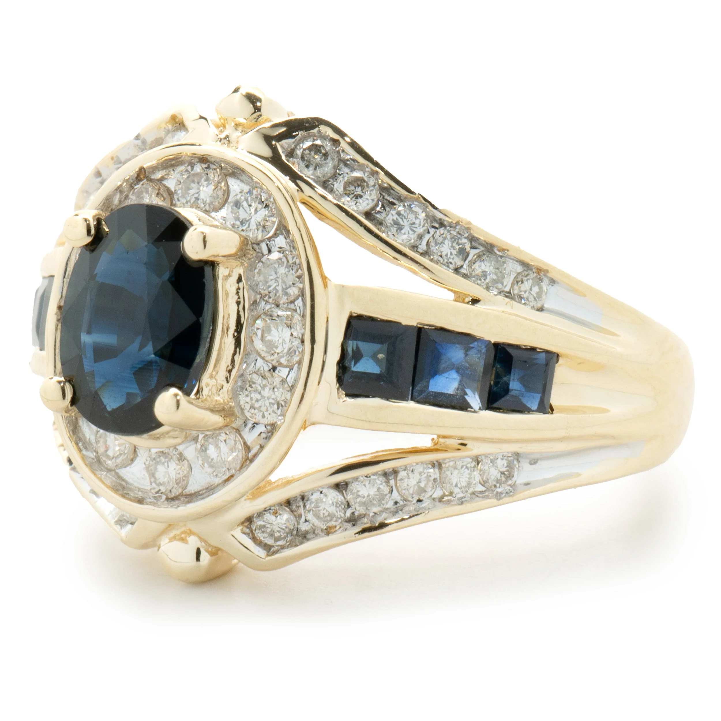 14 Karat Yellow Gold Vintage Oval Sapphire and Diamond Cocktail Ring - Image 2