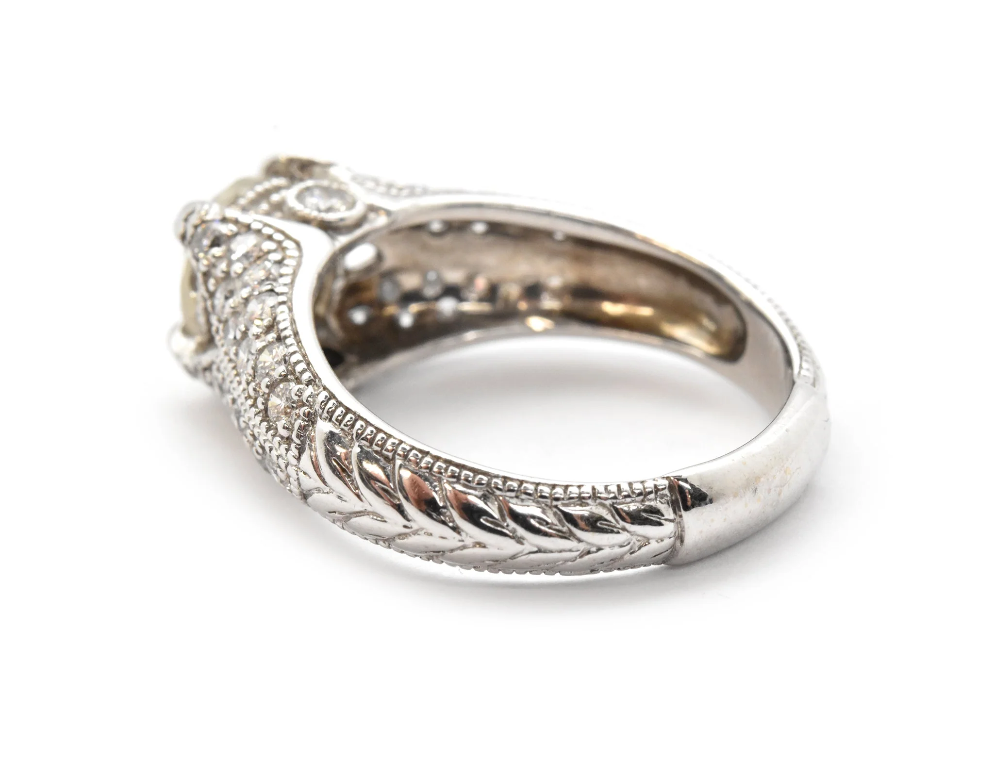 14k White Gold And 1.38ct Round Diamond Ring With 0.75cttw Accents - Image 4
