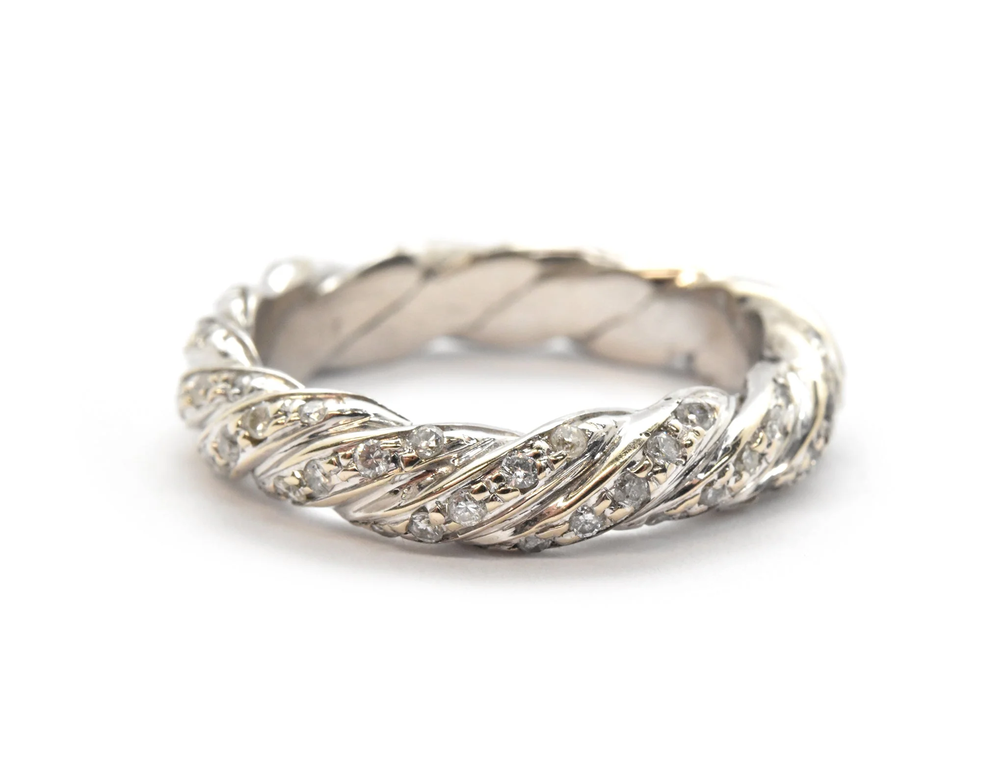 14k White Gold And Diamond Twisted Rope Band Ring - Image 4