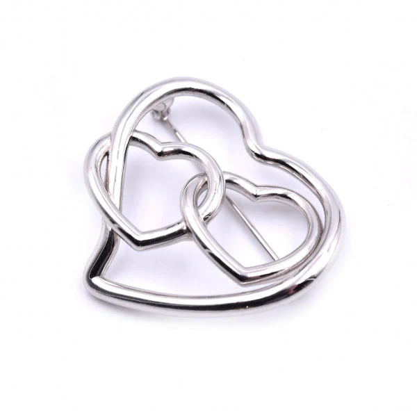 14k White Gold Triple Heart Pendant - Image 4