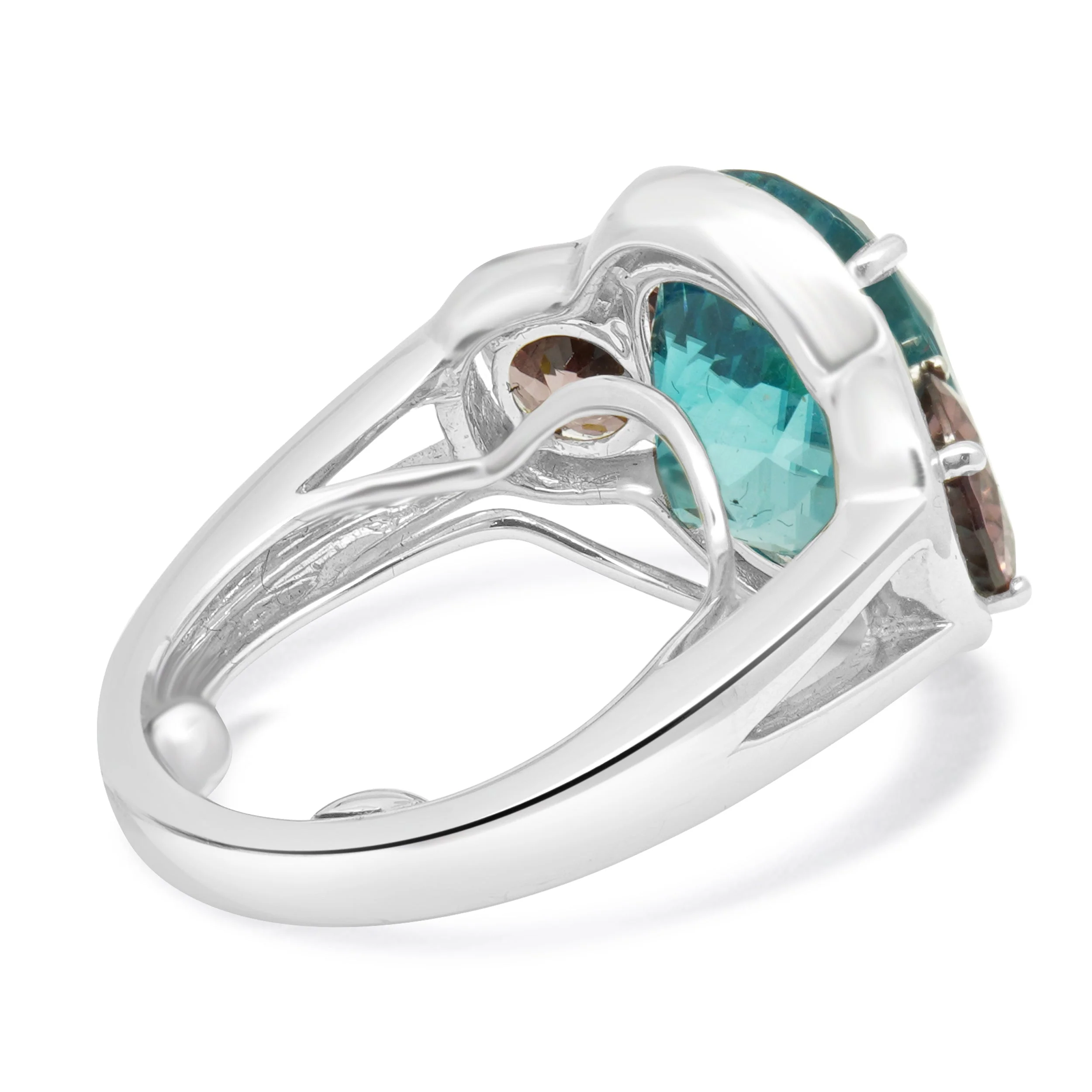 18 Karat White Gold 3 Stone Blue and Pink Zircon Ring - Image 4