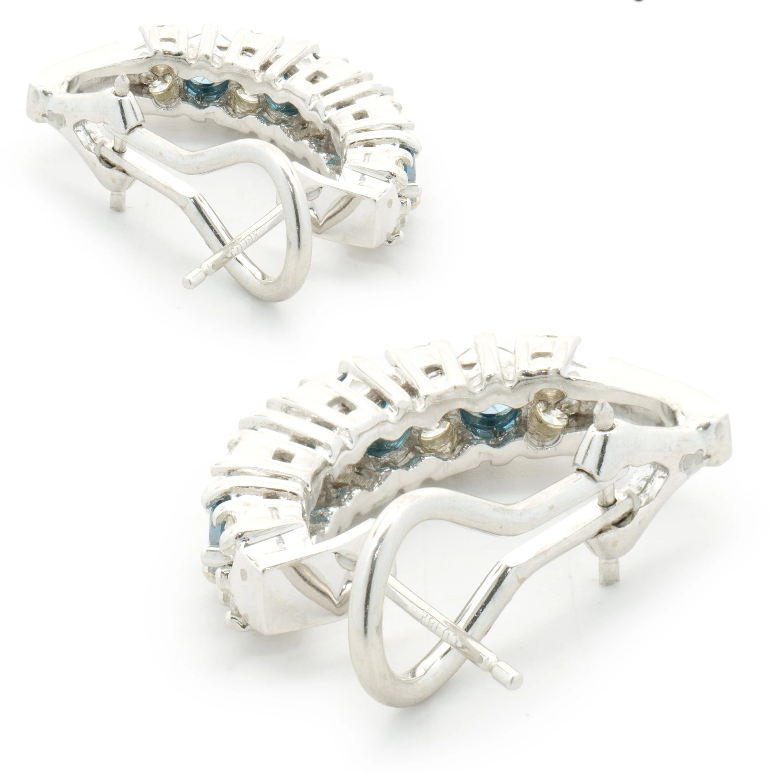 18 Karat White Gold Alternating Blue and White Diamond J Style Hoop Earrings - Image 4