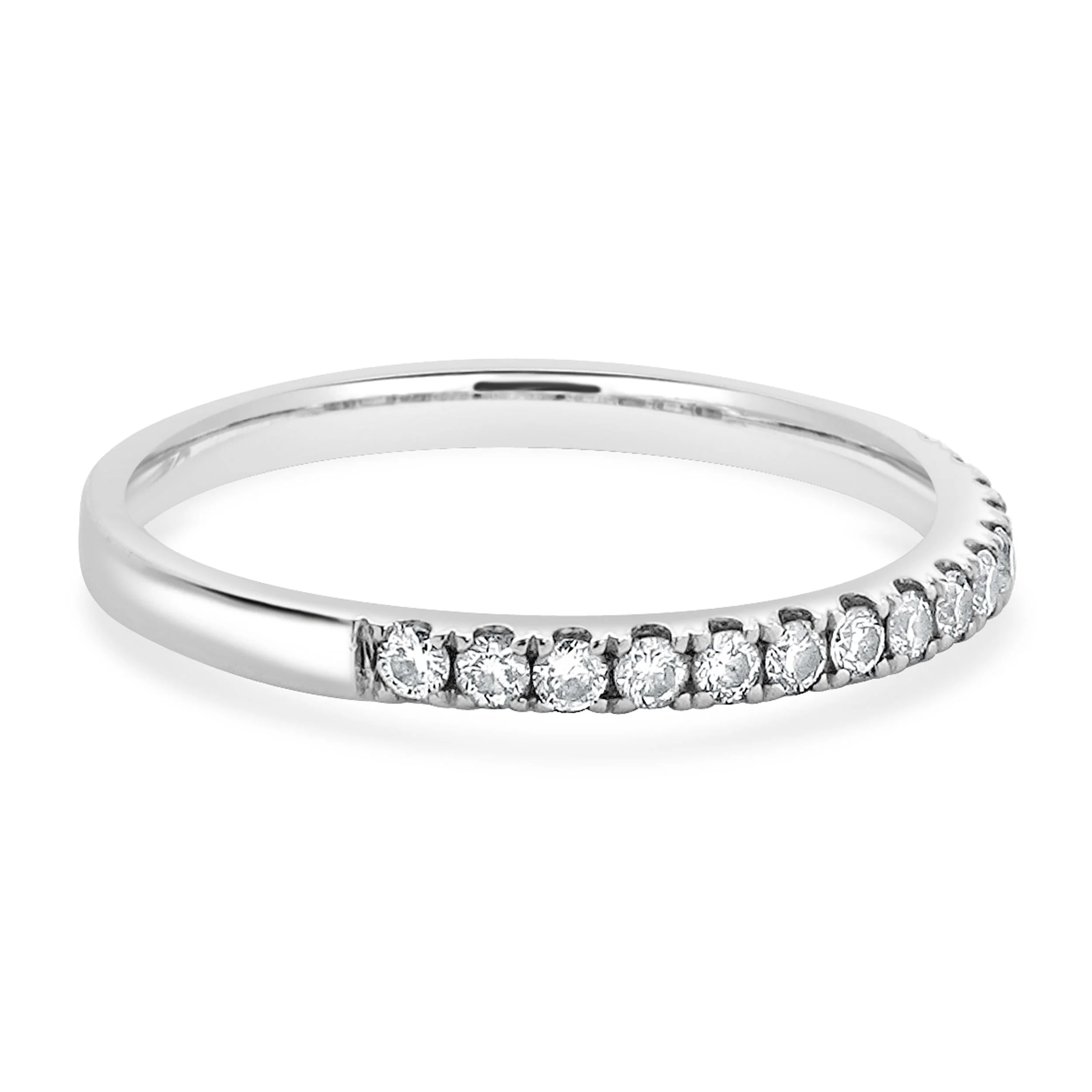 18 Karat White Gold Diamond Band - Image 4