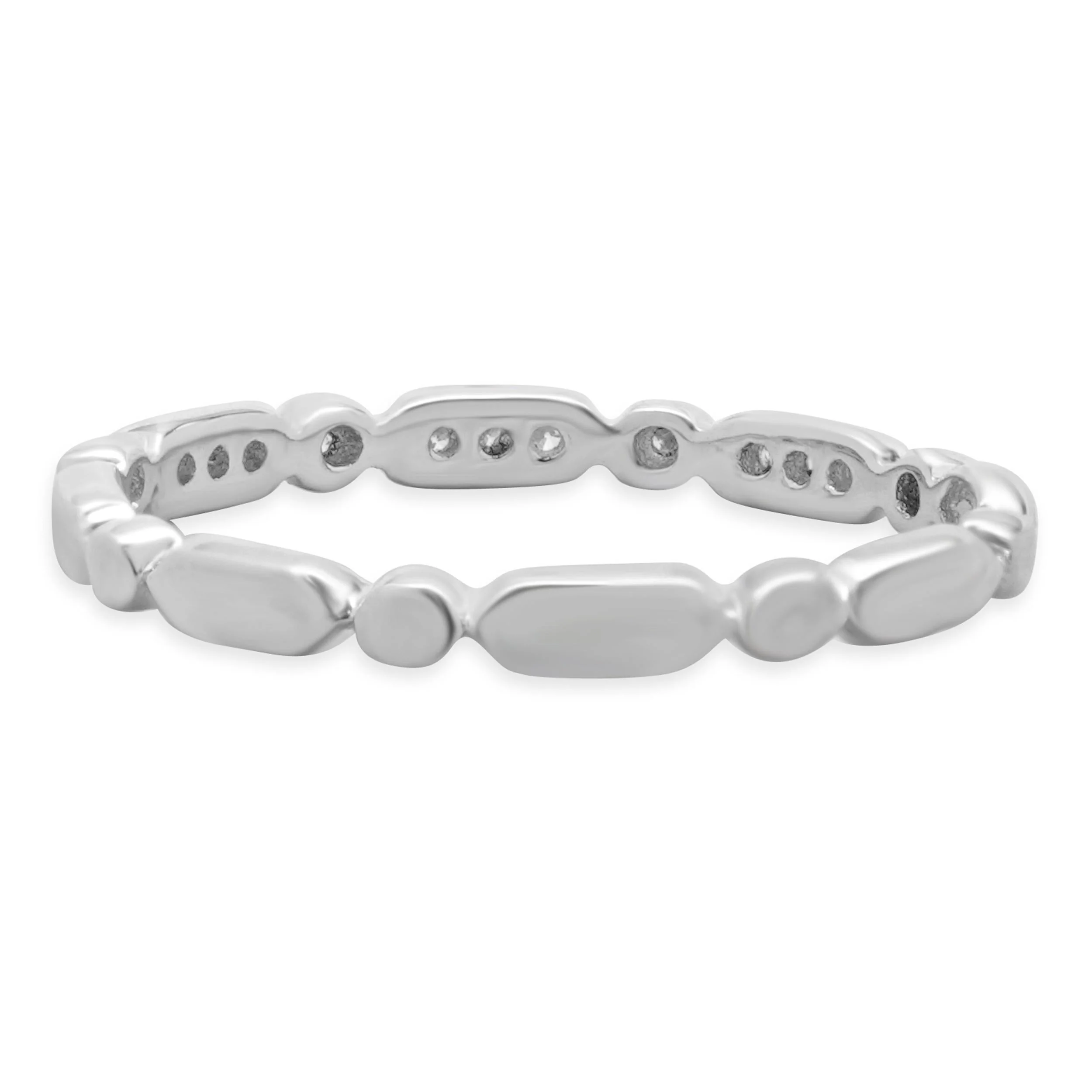 18 Karat White Gold Filigree Diamond Band - Image 4