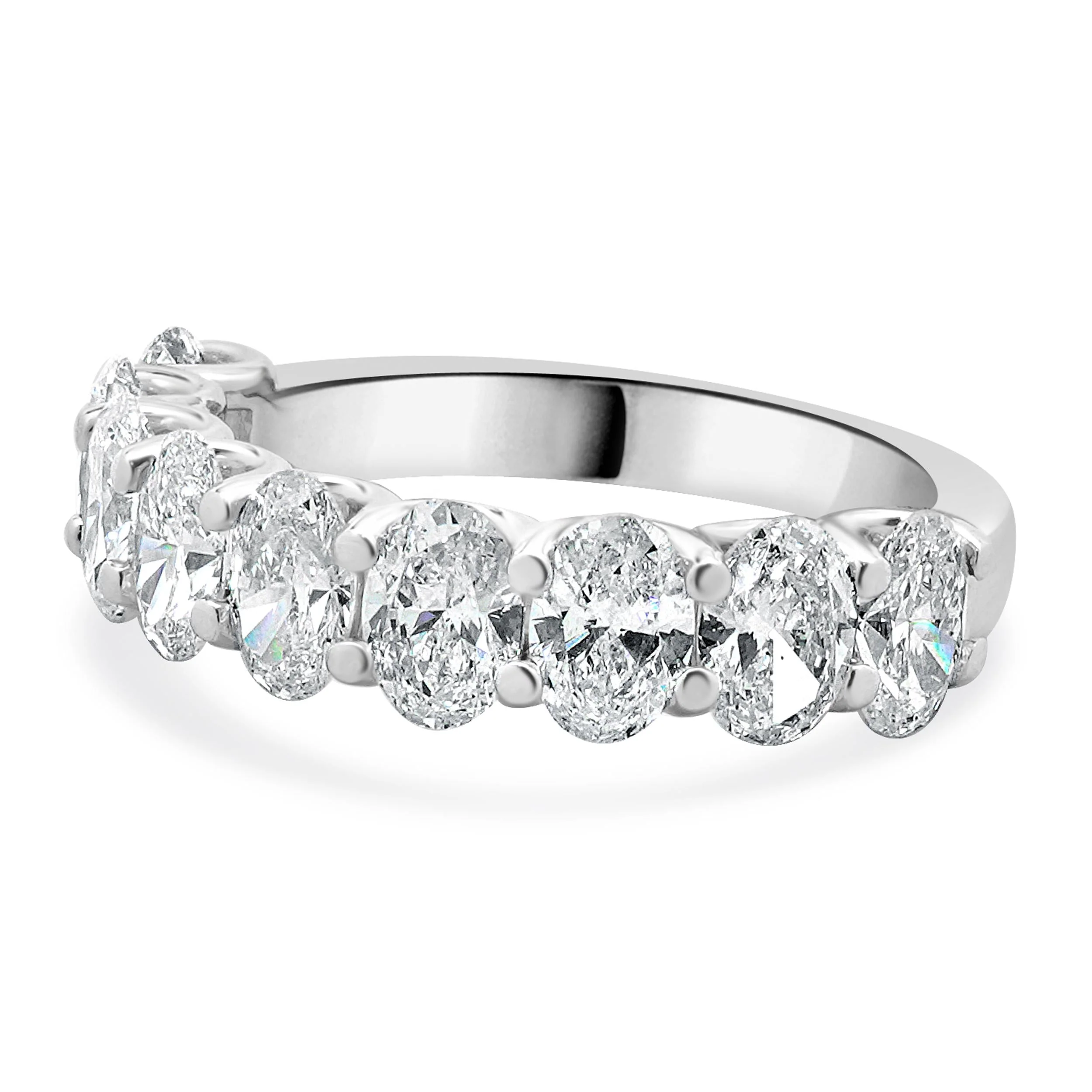 18 Karat White Gold Oval Diamond Band - Image 2