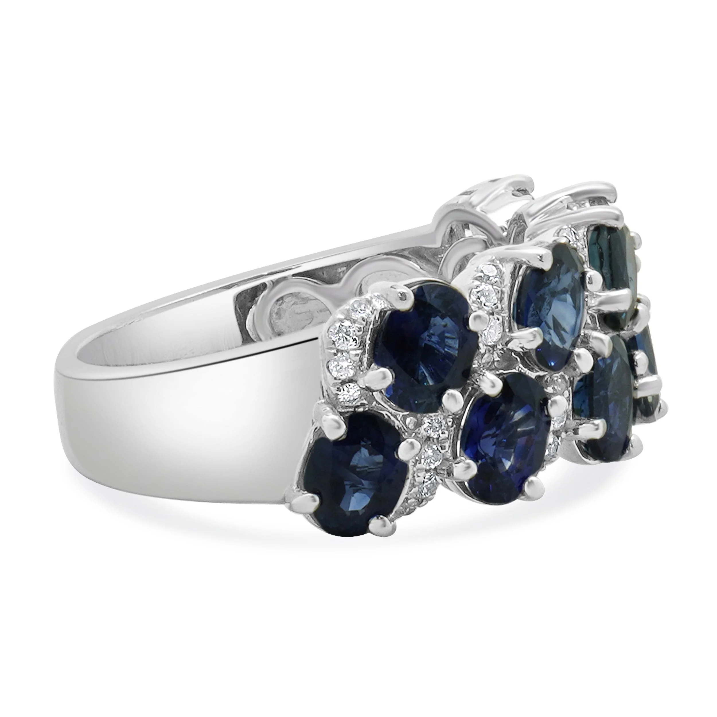 18 Karat White Gold Oval Sapphire and Diamond Band - Image 3