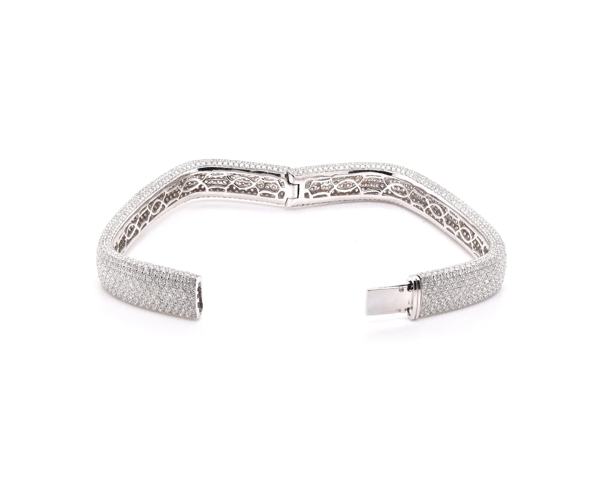 18 Karat White Gold Pave Diamond Square Bangle Bracelet - Image 4