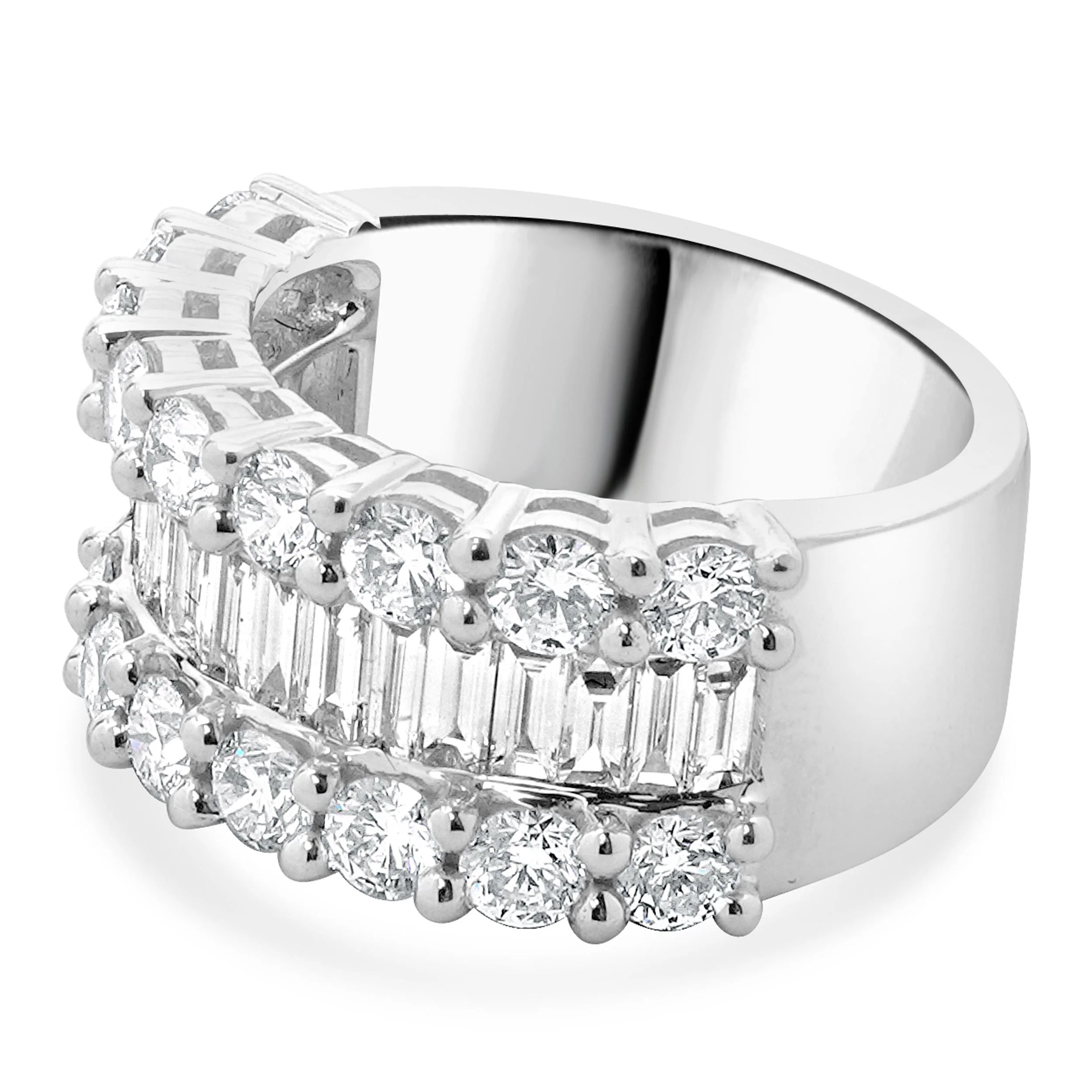 18 Karat White Gold Round and Baguette Diamond Cigar Band - Image 3