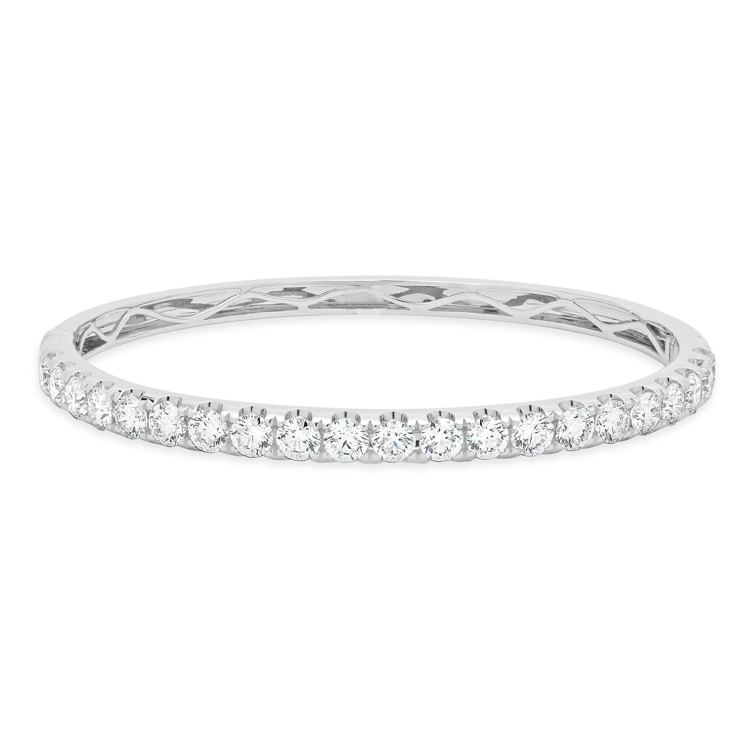 18 Karat White Gold Round Brilliant Cut Diamond Bangle Bracelet