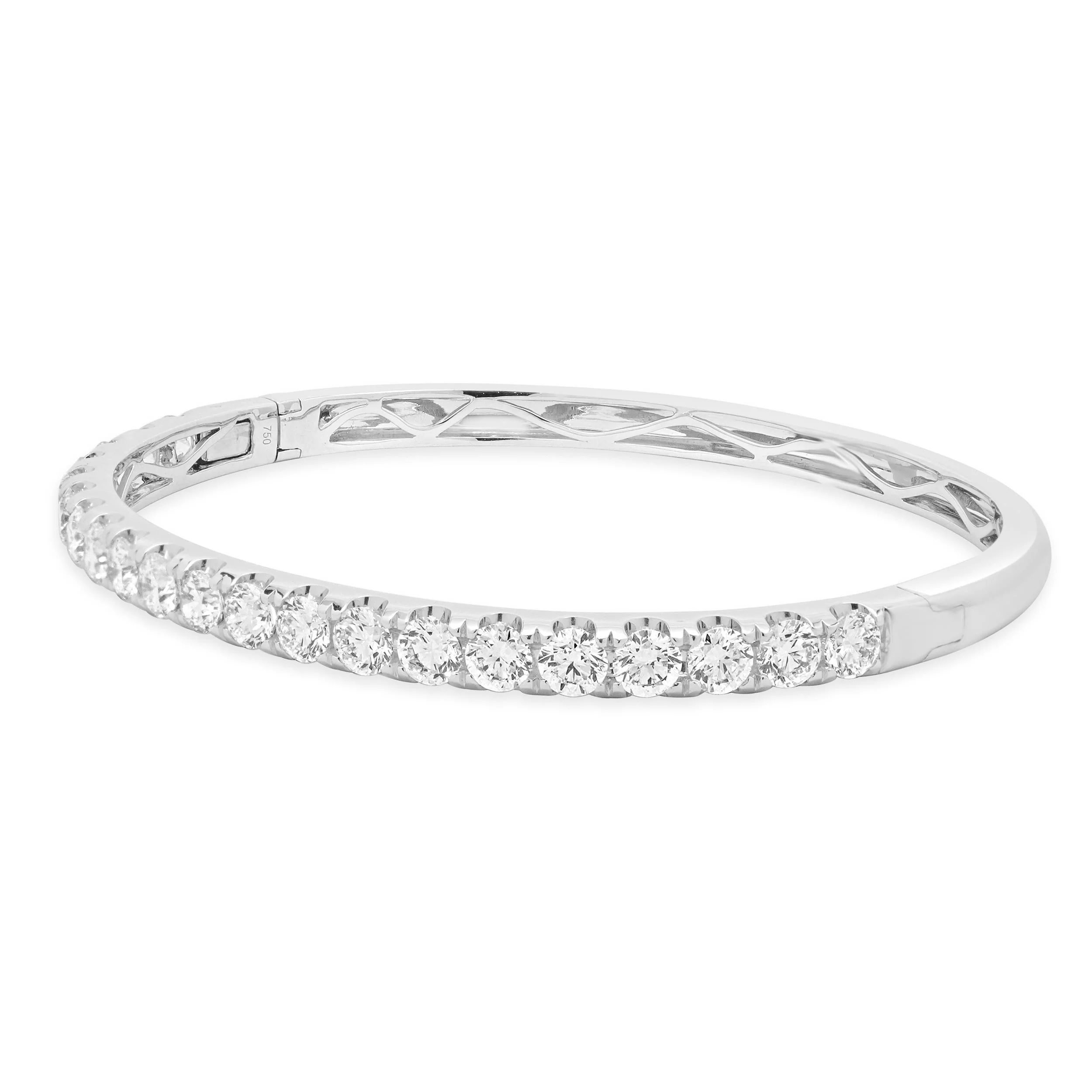 18 Karat White Gold Round Brilliant Cut Diamond Bangle Bracelet - Image 2