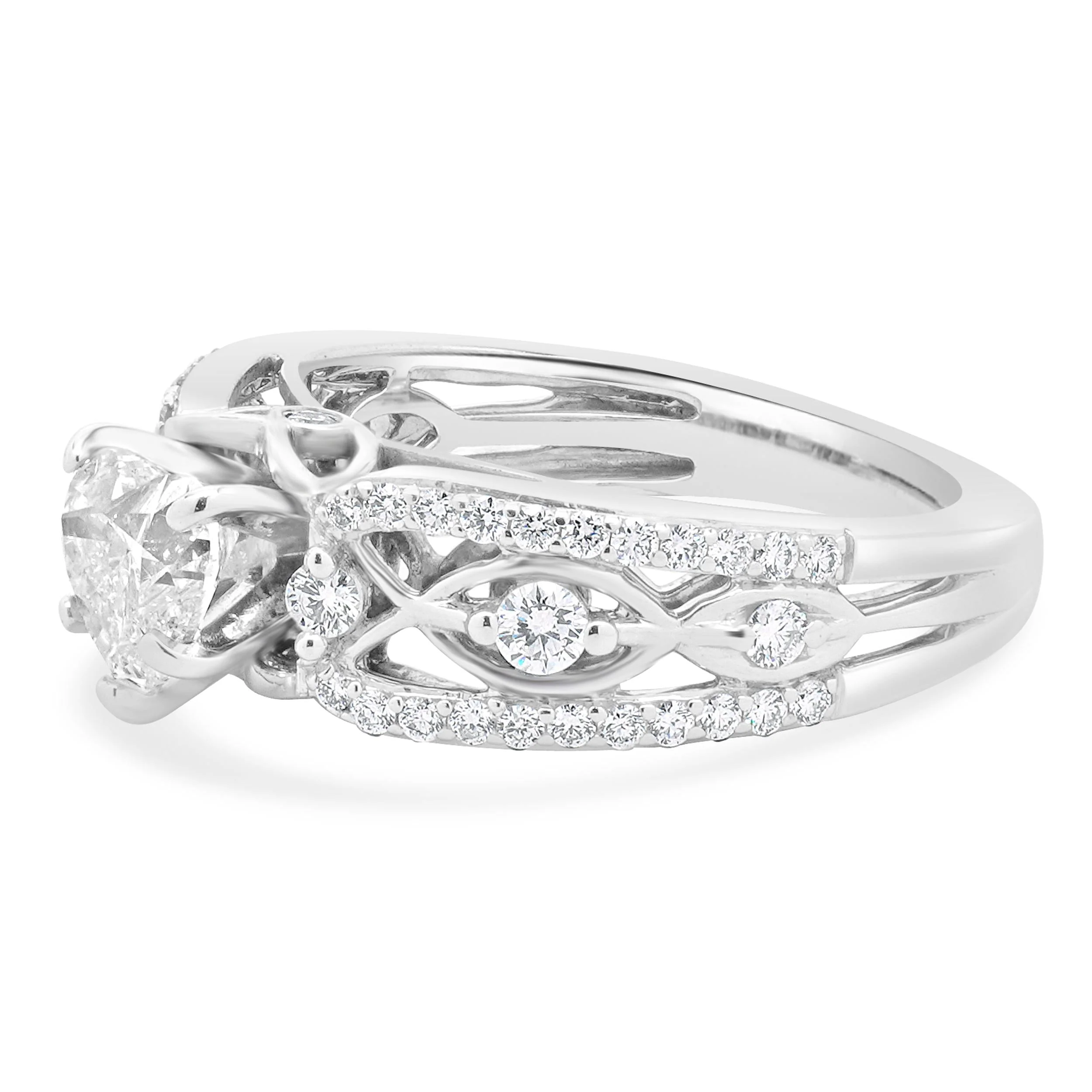 18 Karat White Gold Round Brilliant Cut Diamond Engagement Ring - Image 2