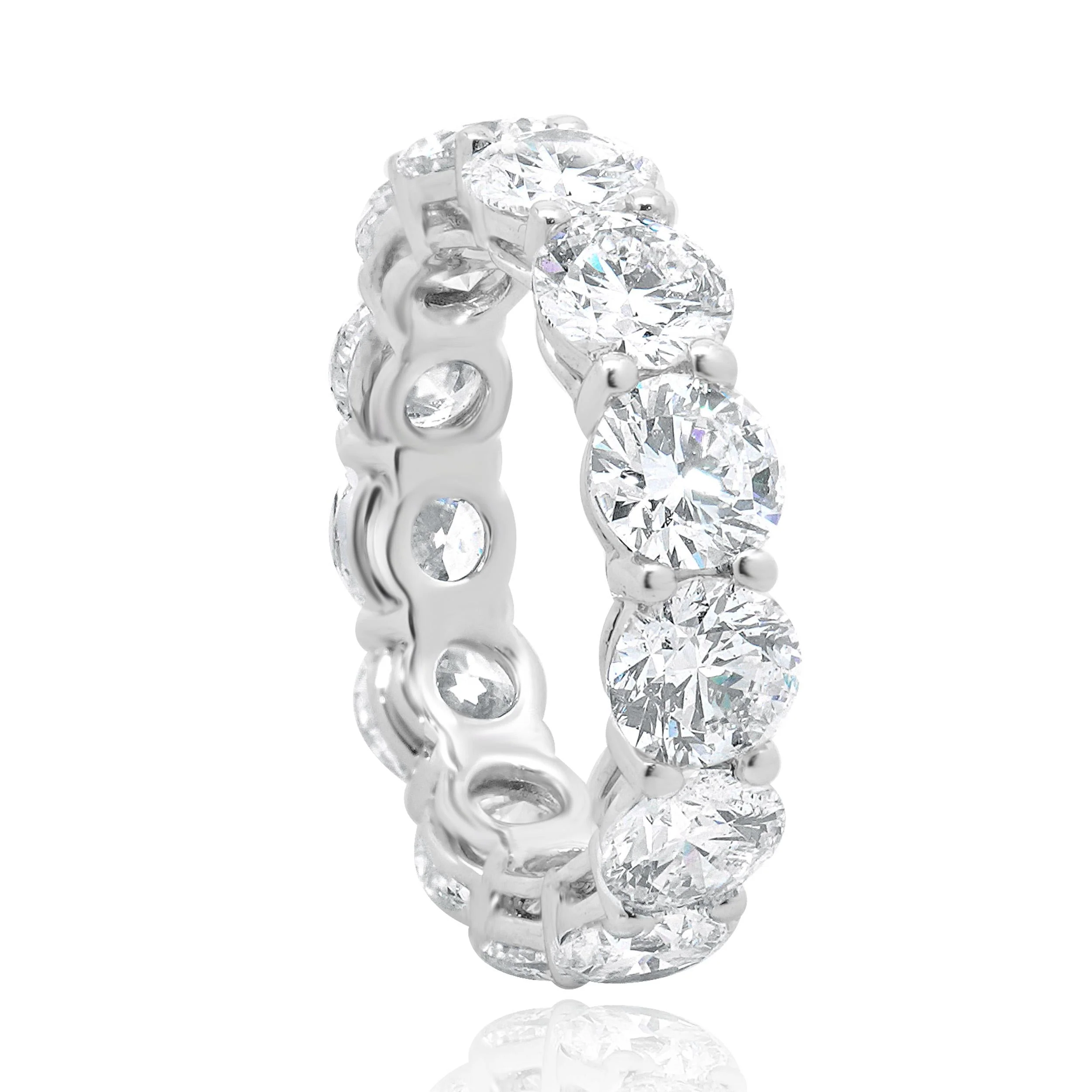 18 Karat White Gold Round Brilliant Cut Diamond Eternity Band - Image 3
