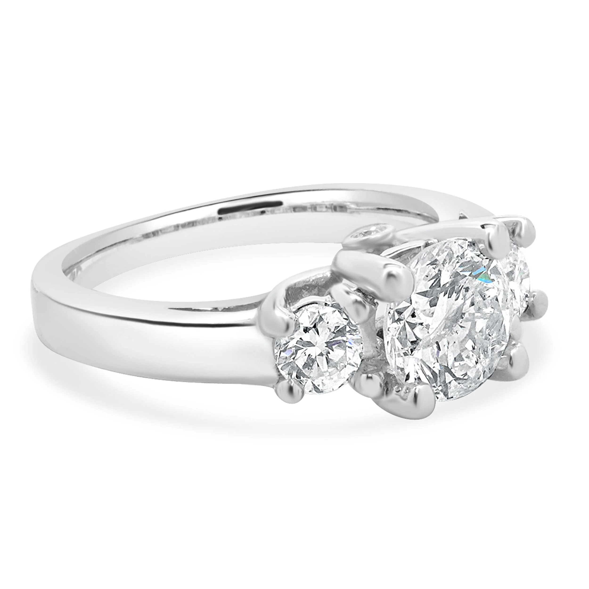18 Karat White Gold Round Cut Diamond Engagement Ring - Image 4