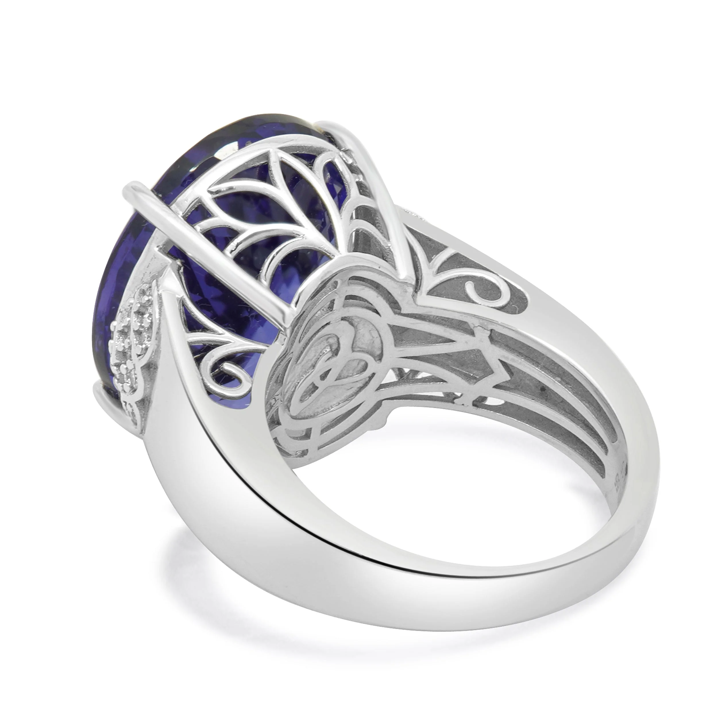 18 Karat White Gold Tanzanite and Diamond Cocktail Ring - Image 3