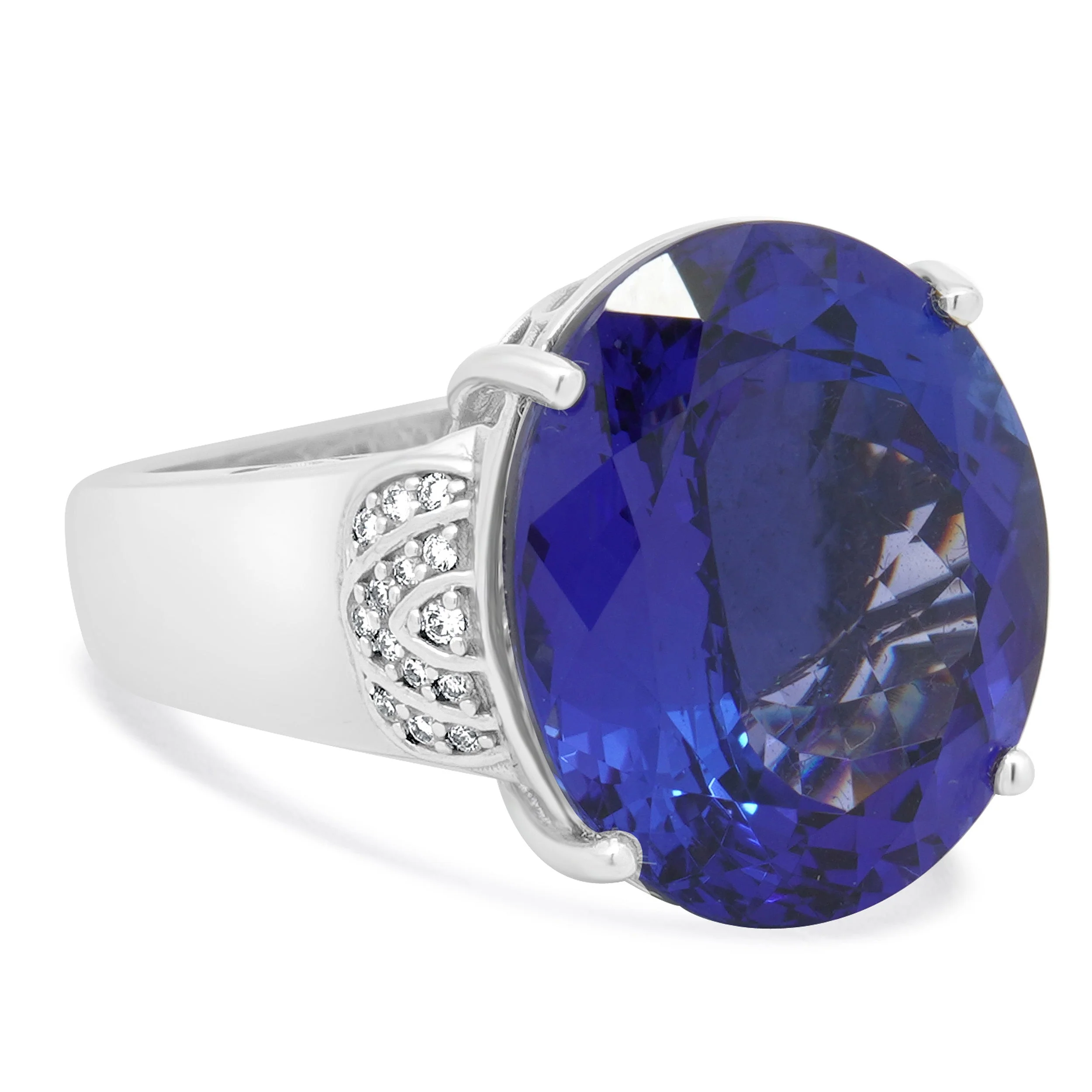 18 Karat White Gold Tanzanite and Diamond Cocktail Ring - Image 4
