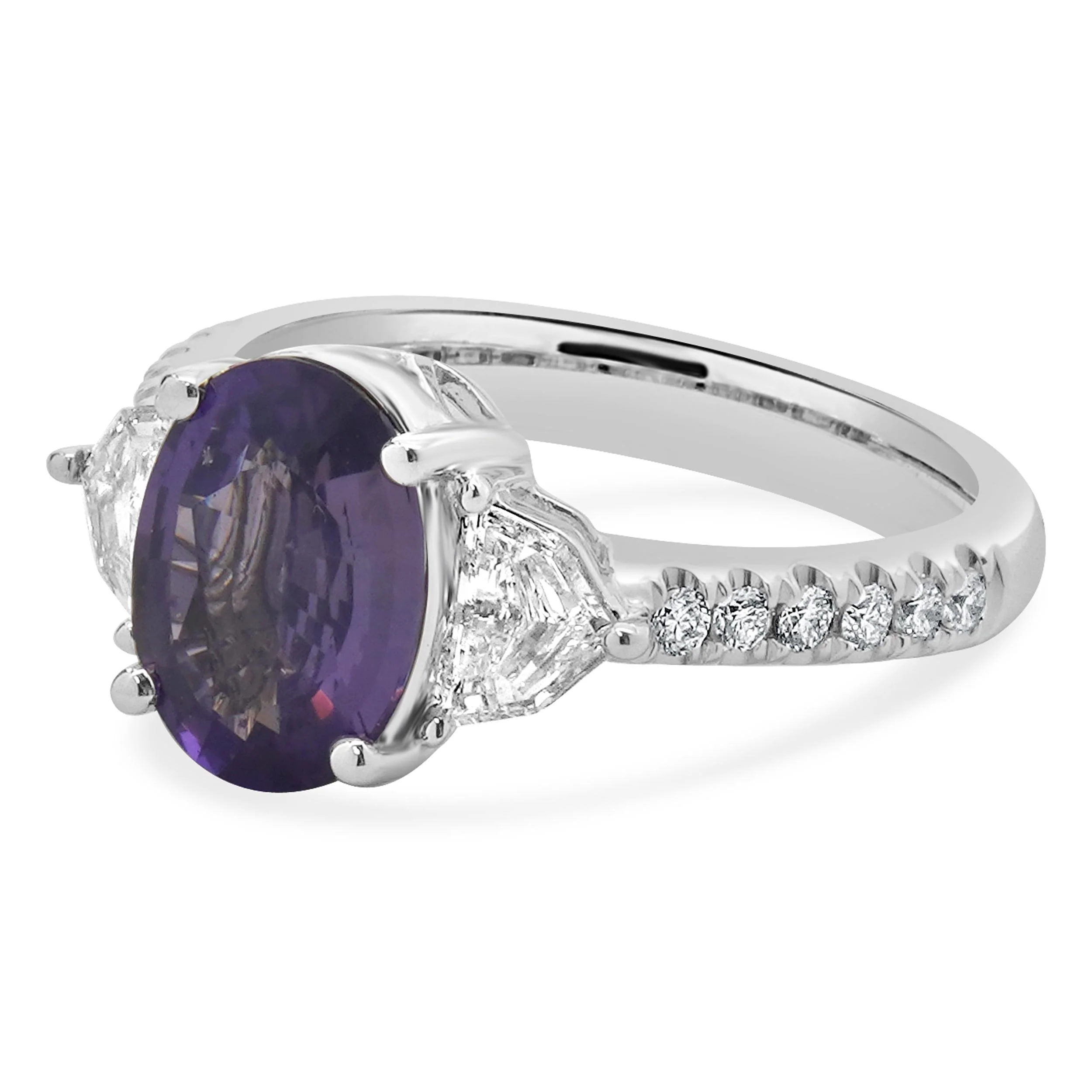 18 Karat White Gold Violet No Heat Ceylon Sapphire and Diamond Ring - Image 3