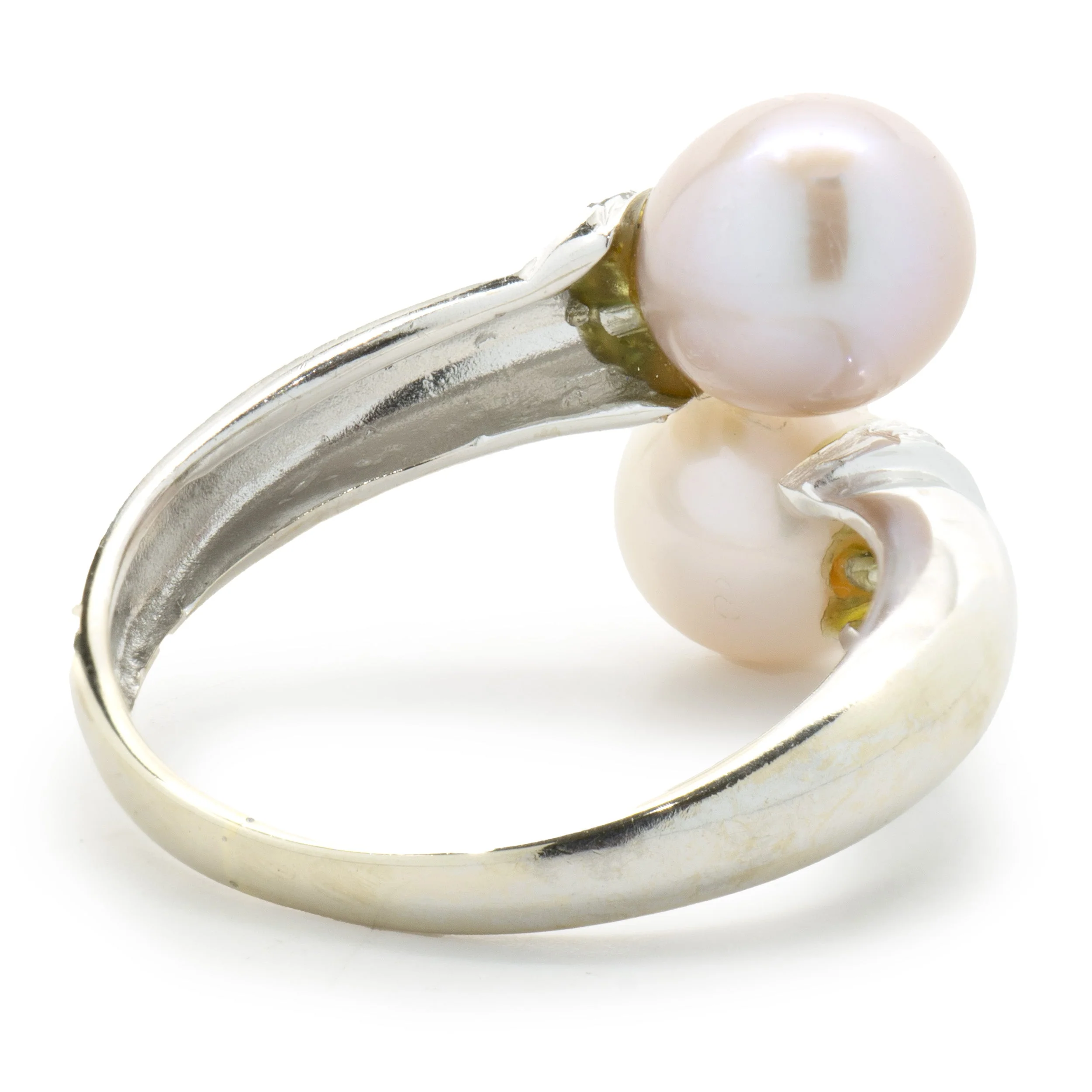 18 Karat White Gold White and Pink Pearl and Diamond Bypass Ring - Image 4