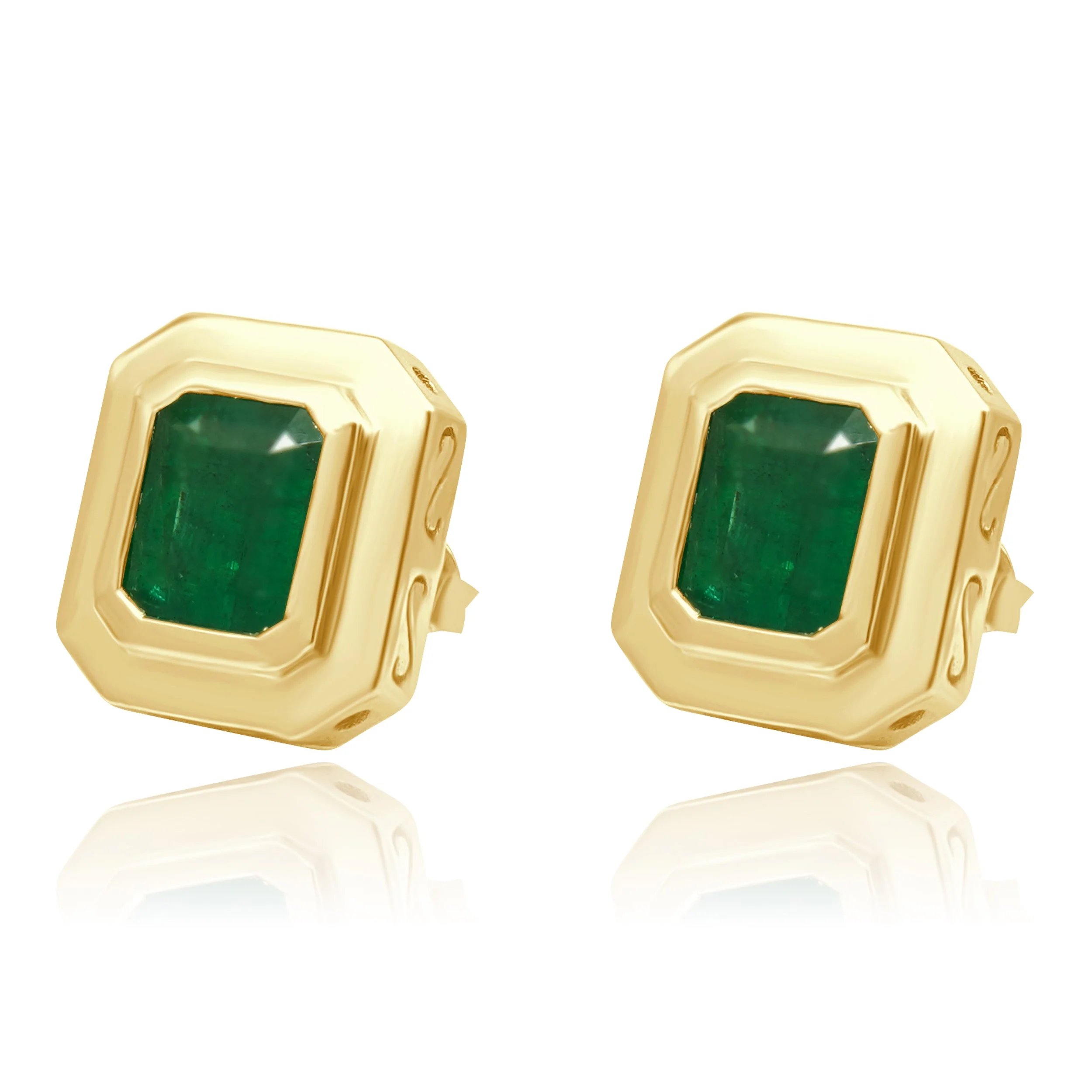 18 Karat Yellow Gold Bezel Set Emerald Cut Emerald Stud Earrings - Image 2