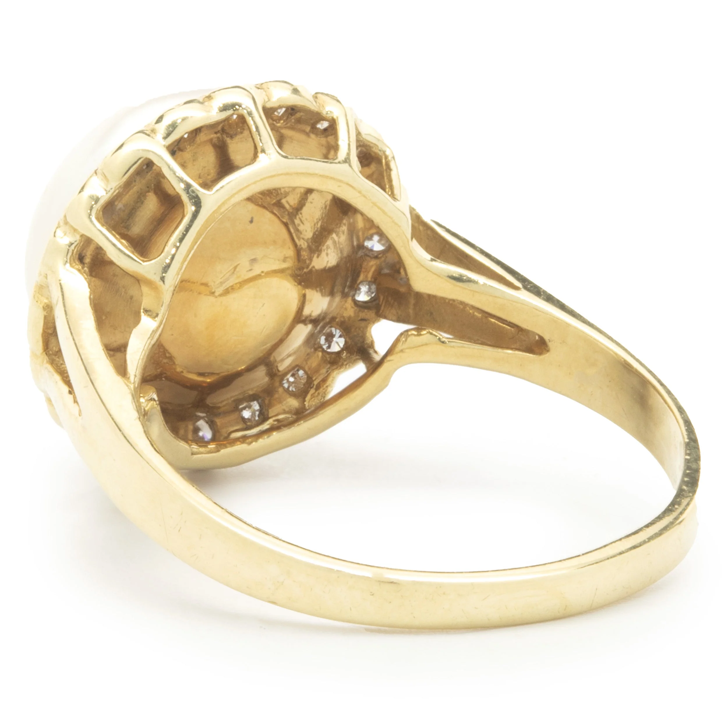 18 Karat Yellow Gold Button Pearl and Diamond Cocktail Ring - Image 4