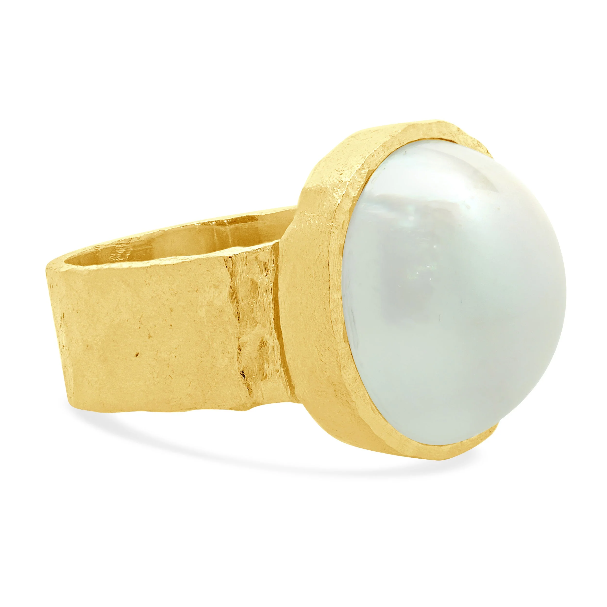 18 Karat Yellow Gold Hammered Mabe Pearl Ring - Image 4