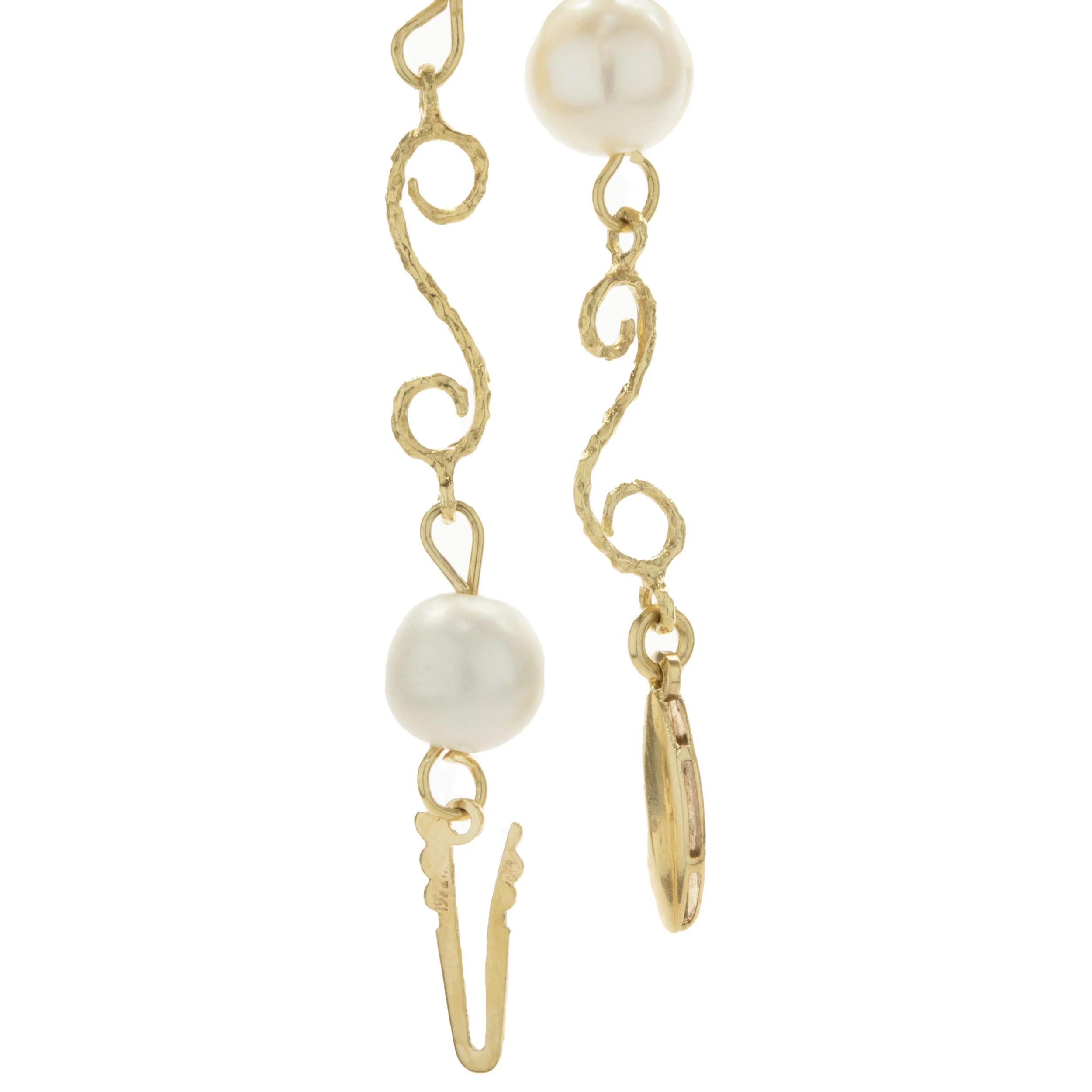 18 Karat Yellow Gold Pearl Station Necklace with Ornate Link - Image 4
