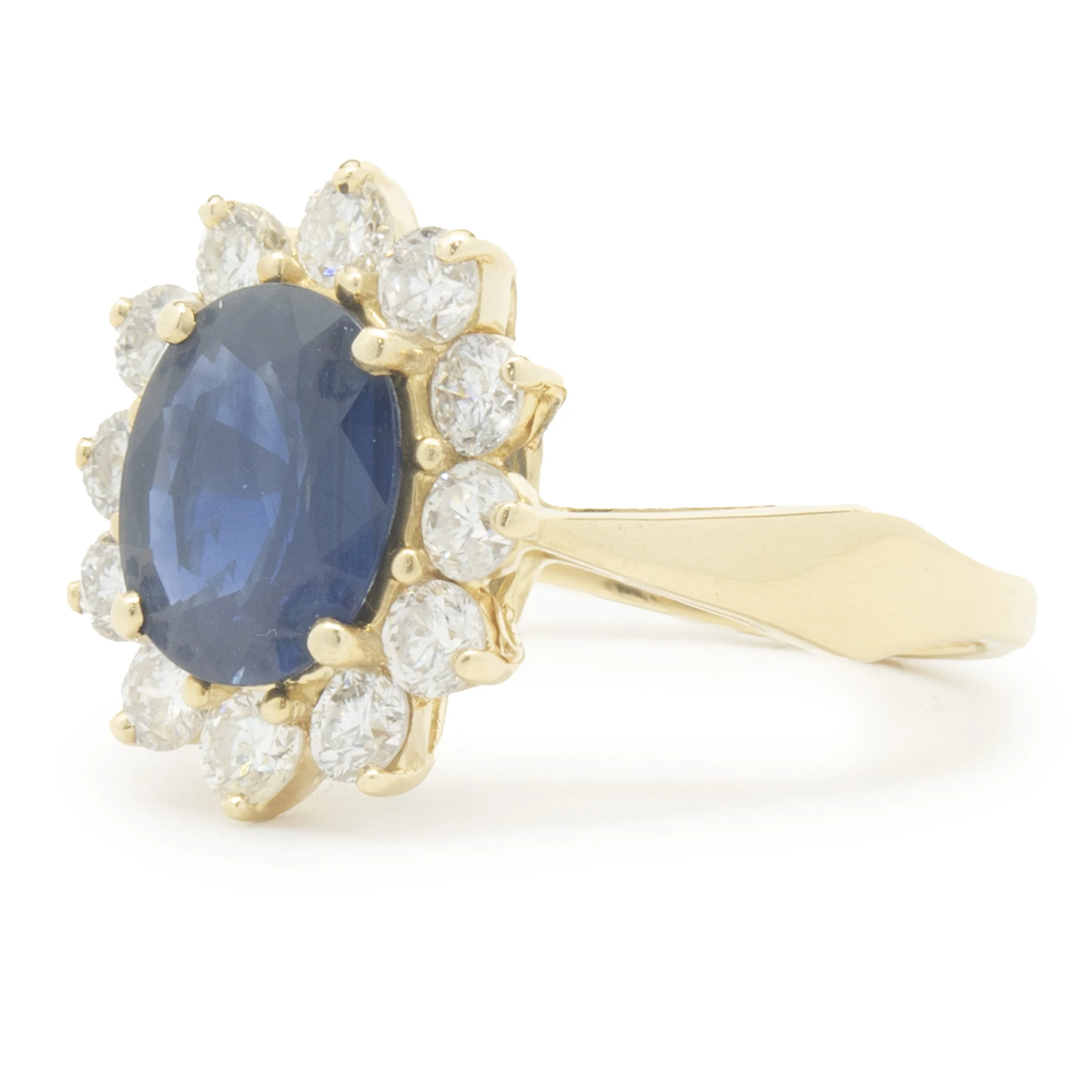 18 Karat Yellow Gold Sapphire and Diamond Cocktail Ring - Image 2