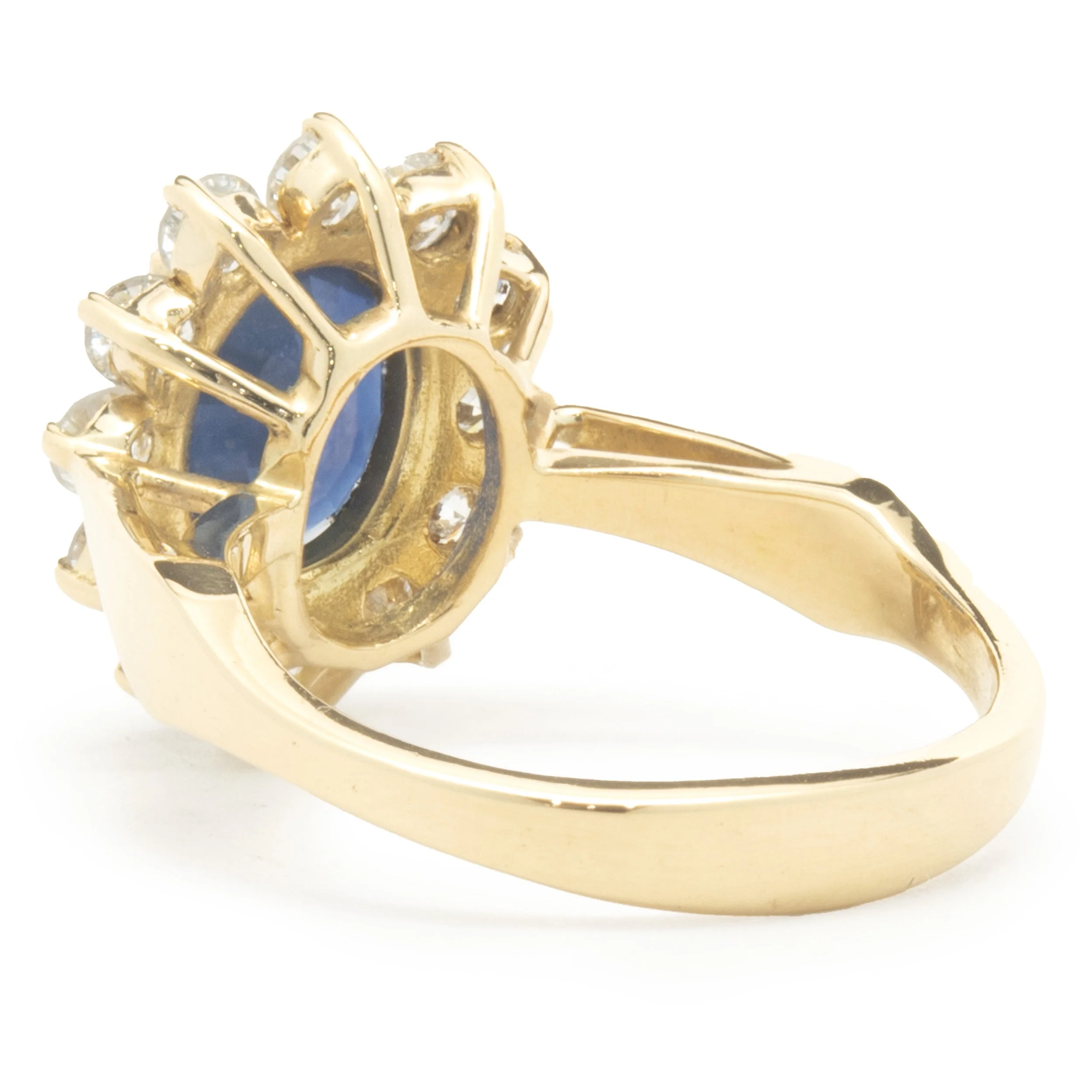 18 Karat Yellow Gold Sapphire and Diamond Cocktail Ring - Image 3