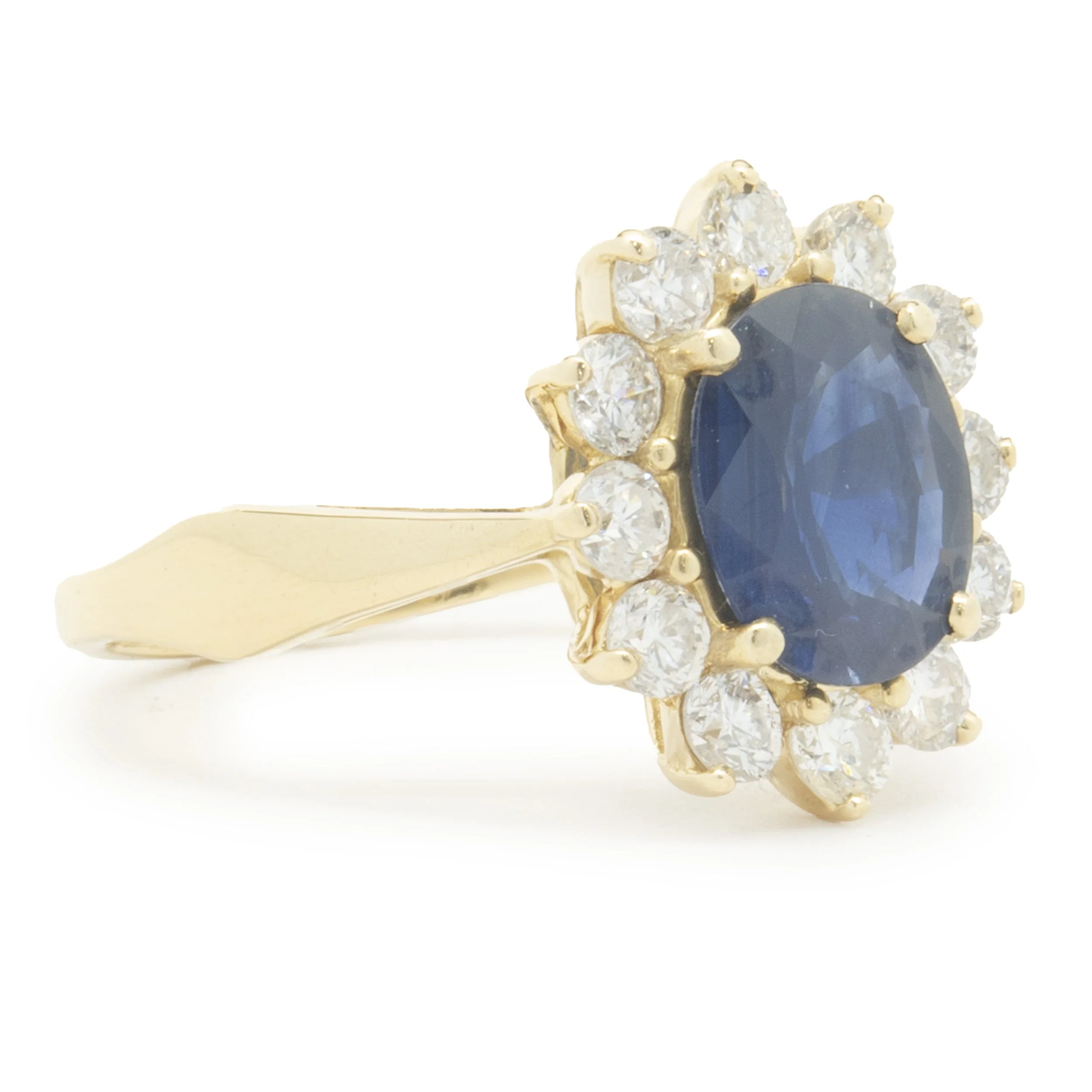 18 Karat Yellow Gold Sapphire and Diamond Cocktail Ring - Image 4