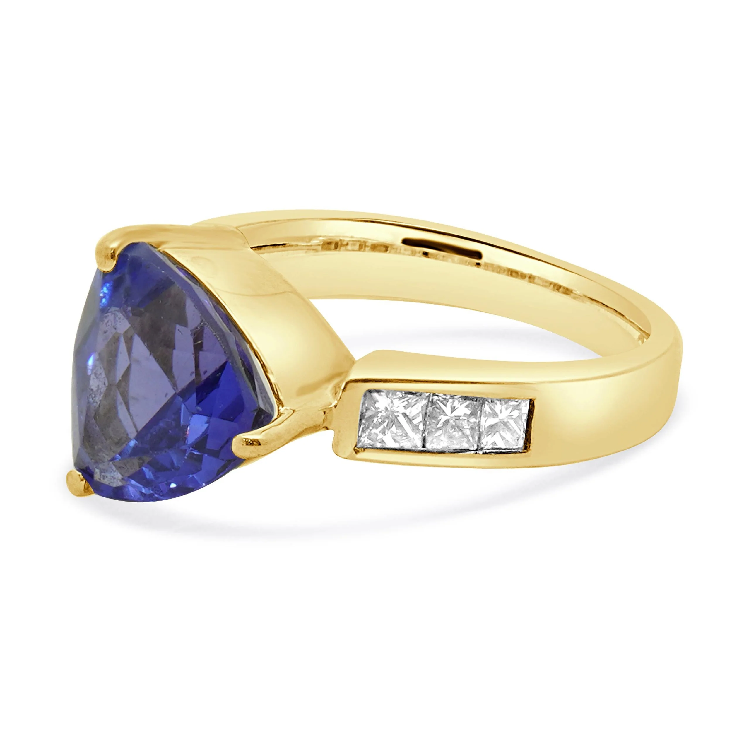 18 Karat Yellow Gold Tanzanite and Diamond Ring - Image 2