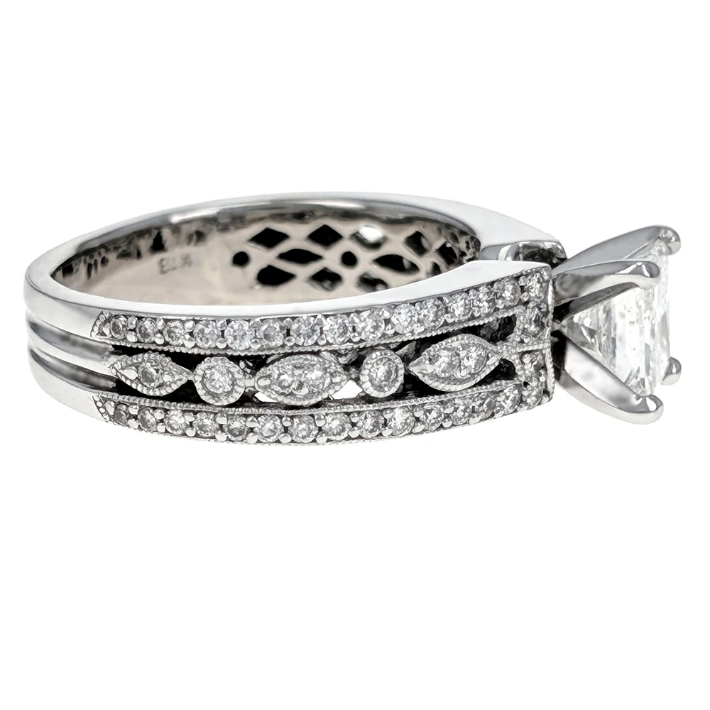18K White Gold Certified Princess Cut and Round Diamond Engagement Ring - Image 2