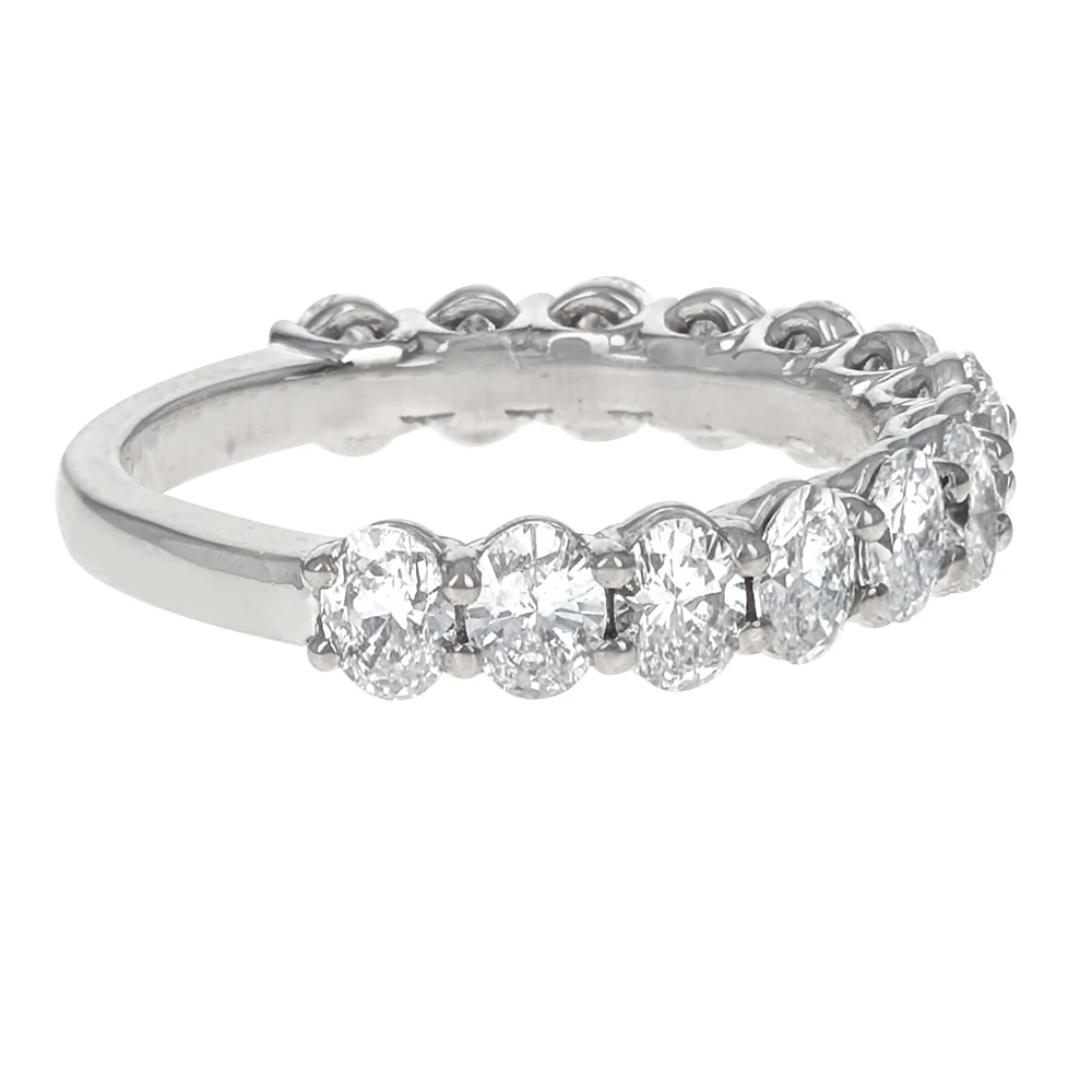 18K White Gold Oval Cut Diamond Band Ring - Image 3
