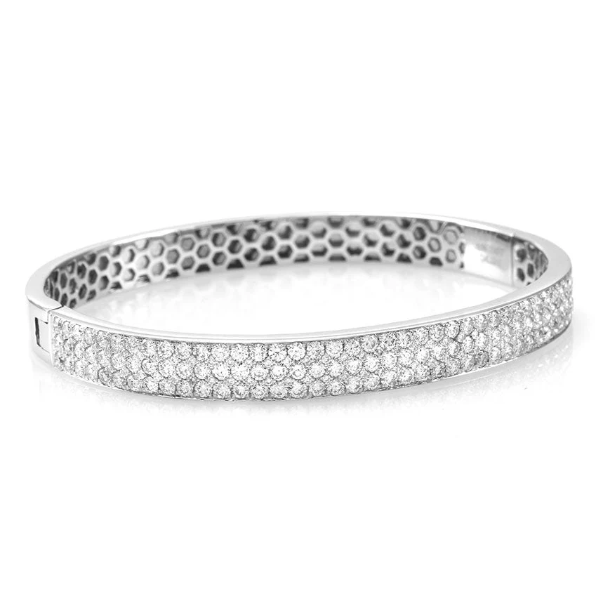 18K White Gold Pave Diamond Bangle Bracelet