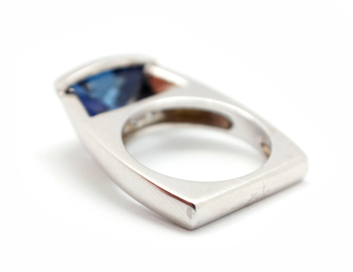 18k White Gold & Trillion-Cut Tanzanite Ring with Diamonds - Image 4