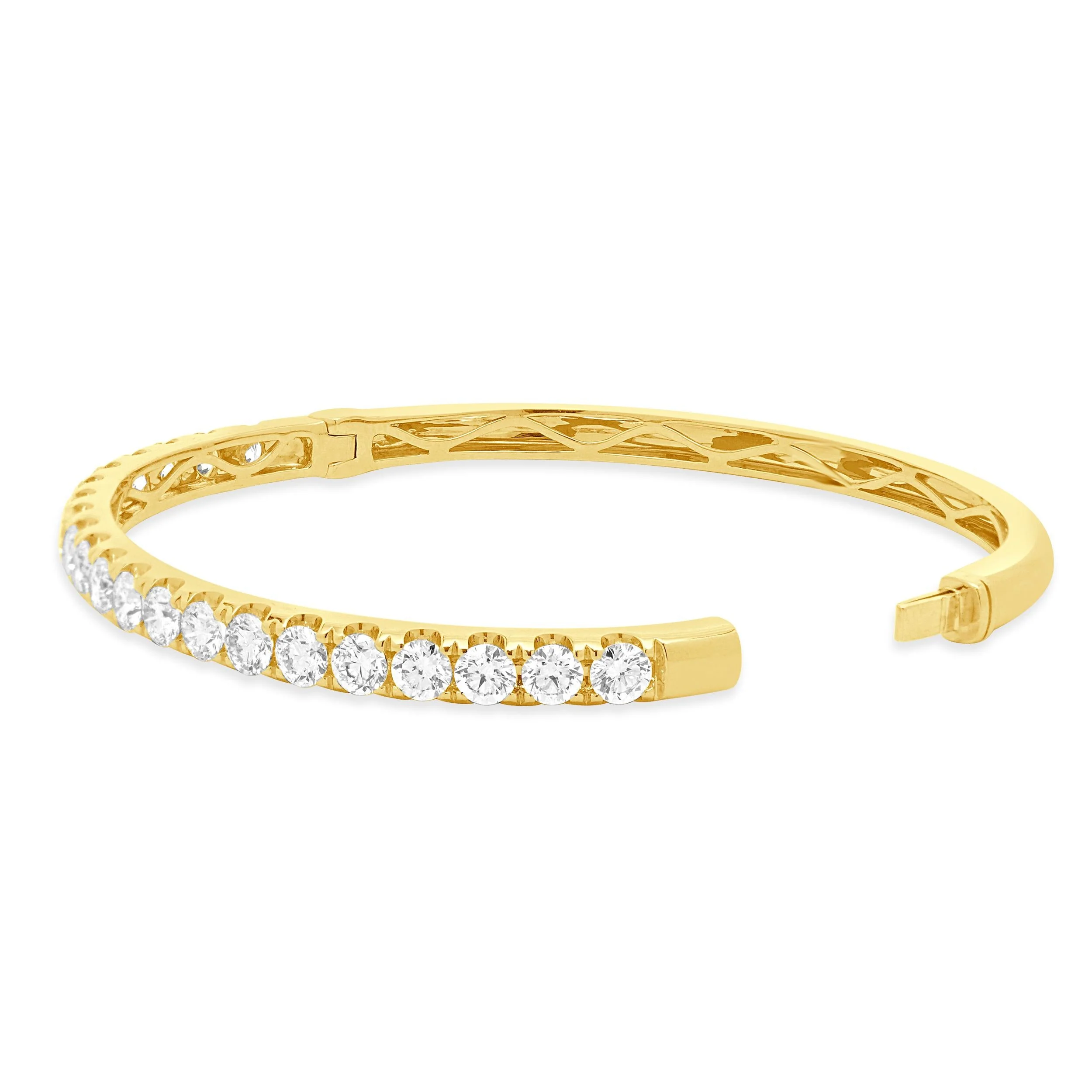 18 Karat Yellow Gold Round Brilliant Cut Diamond Bangle Bracelet - Image 4